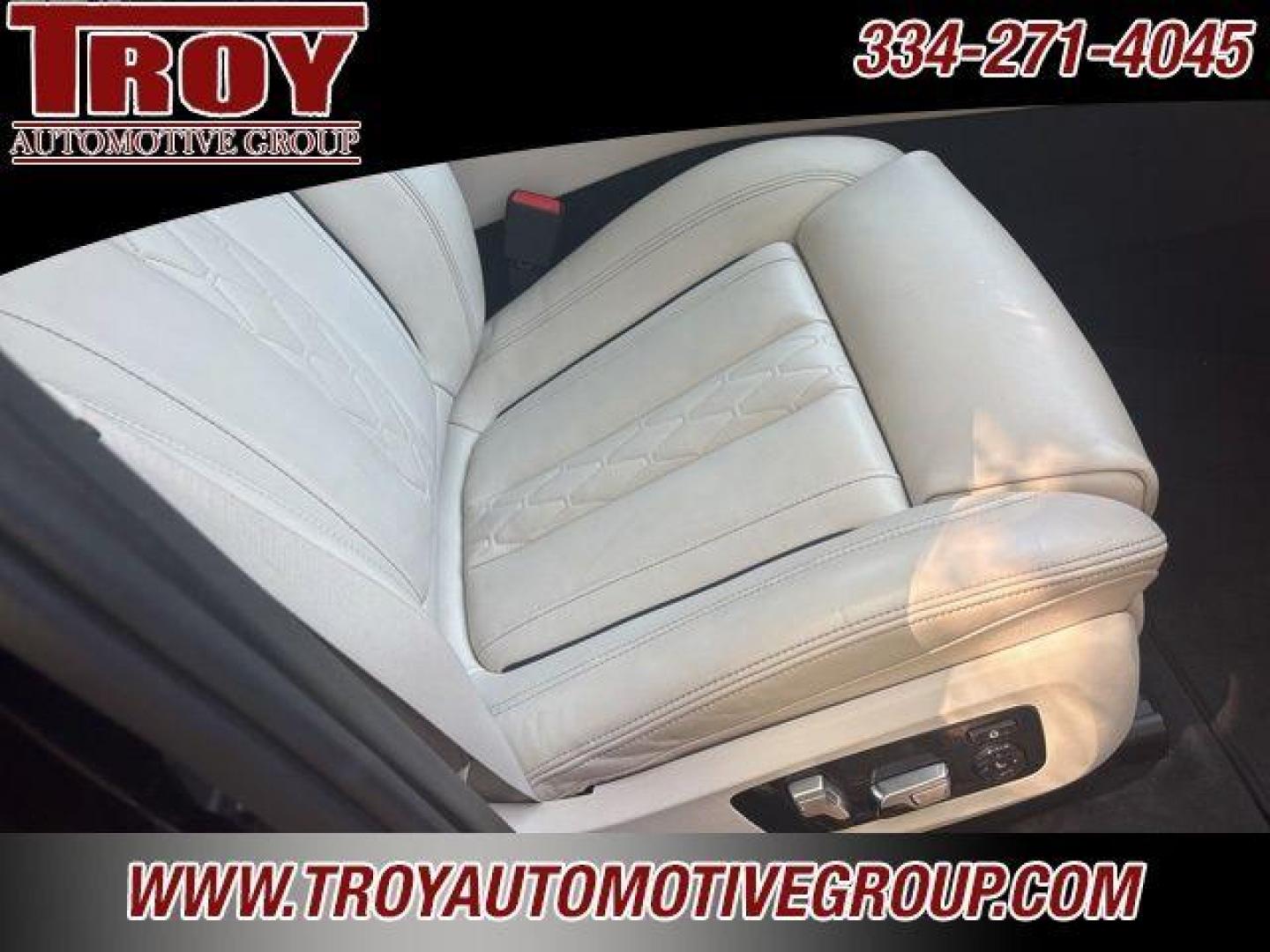 2020 Black Sapphire Metallic /Ivory White BMW X7 xDrive40i (5UXCW2C00L9) with an 3.0L I6 DOHC 24V engine, Automatic transmission, located at 6812 Atlanta Hwy, Montgomery, AL, 36117, (334) 271-4045, 32.382118, -86.178673 - Photo#17