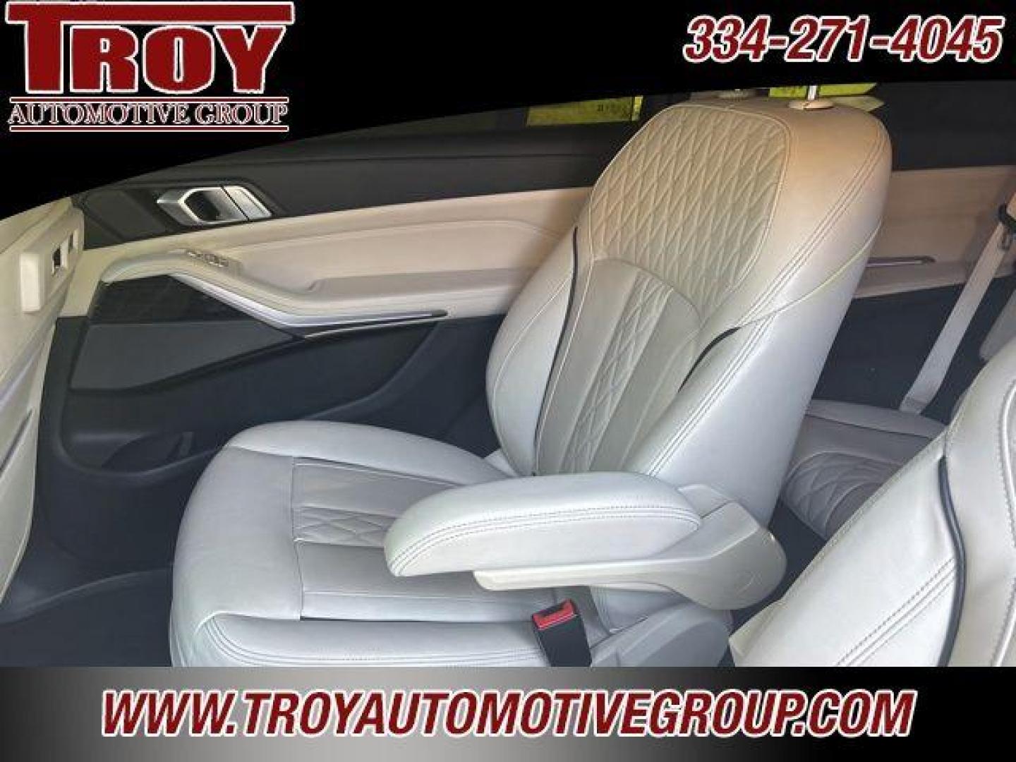 2020 Black Sapphire Metallic /Ivory White BMW X7 xDrive40i (5UXCW2C00L9) with an 3.0L I6 DOHC 24V engine, Automatic transmission, located at 6812 Atlanta Hwy, Montgomery, AL, 36117, (334) 271-4045, 32.382118, -86.178673 - Photo#25