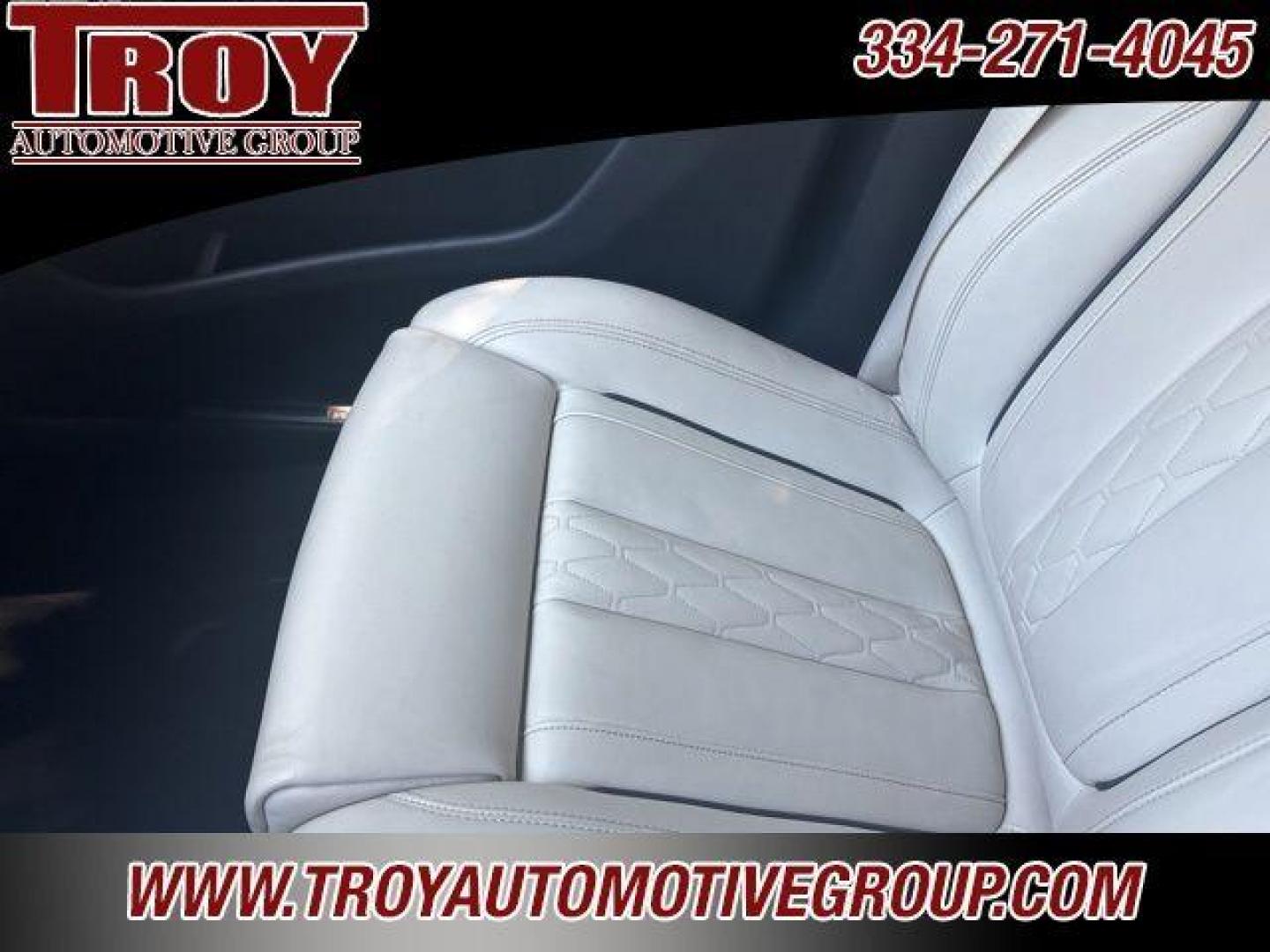 2020 Black Sapphire Metallic /Ivory White BMW X7 xDrive40i (5UXCW2C00L9) with an 3.0L I6 DOHC 24V engine, Automatic transmission, located at 6812 Atlanta Hwy, Montgomery, AL, 36117, (334) 271-4045, 32.382118, -86.178673 - Photo#33