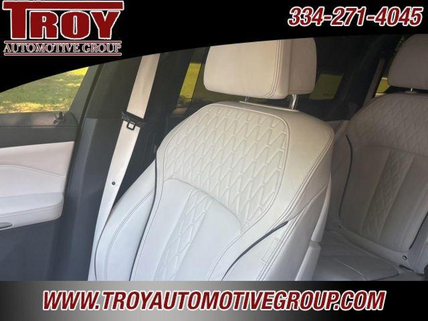 2020 Black Sapphire Metallic /Ivory White BMW X7 xDrive40i (5UXCW2C00L9) with an 3.0L I6 DOHC 24V engine, Automatic transmission, located at 6812 Atlanta Hwy, Montgomery, AL, 36117, (334) 271-4045, 32.382118, -86.178673 - Photo#42