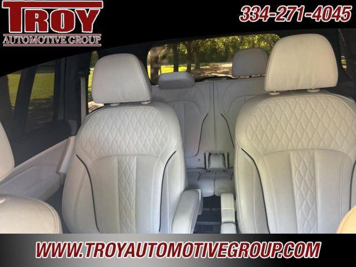 2020 Black Sapphire Metallic /Ivory White BMW X7 xDrive40i (5UXCW2C00L9) with an 3.0L I6 DOHC 24V engine, Automatic transmission, located at 6812 Atlanta Hwy, Montgomery, AL, 36117, (334) 271-4045, 32.382118, -86.178673 - Photo#43