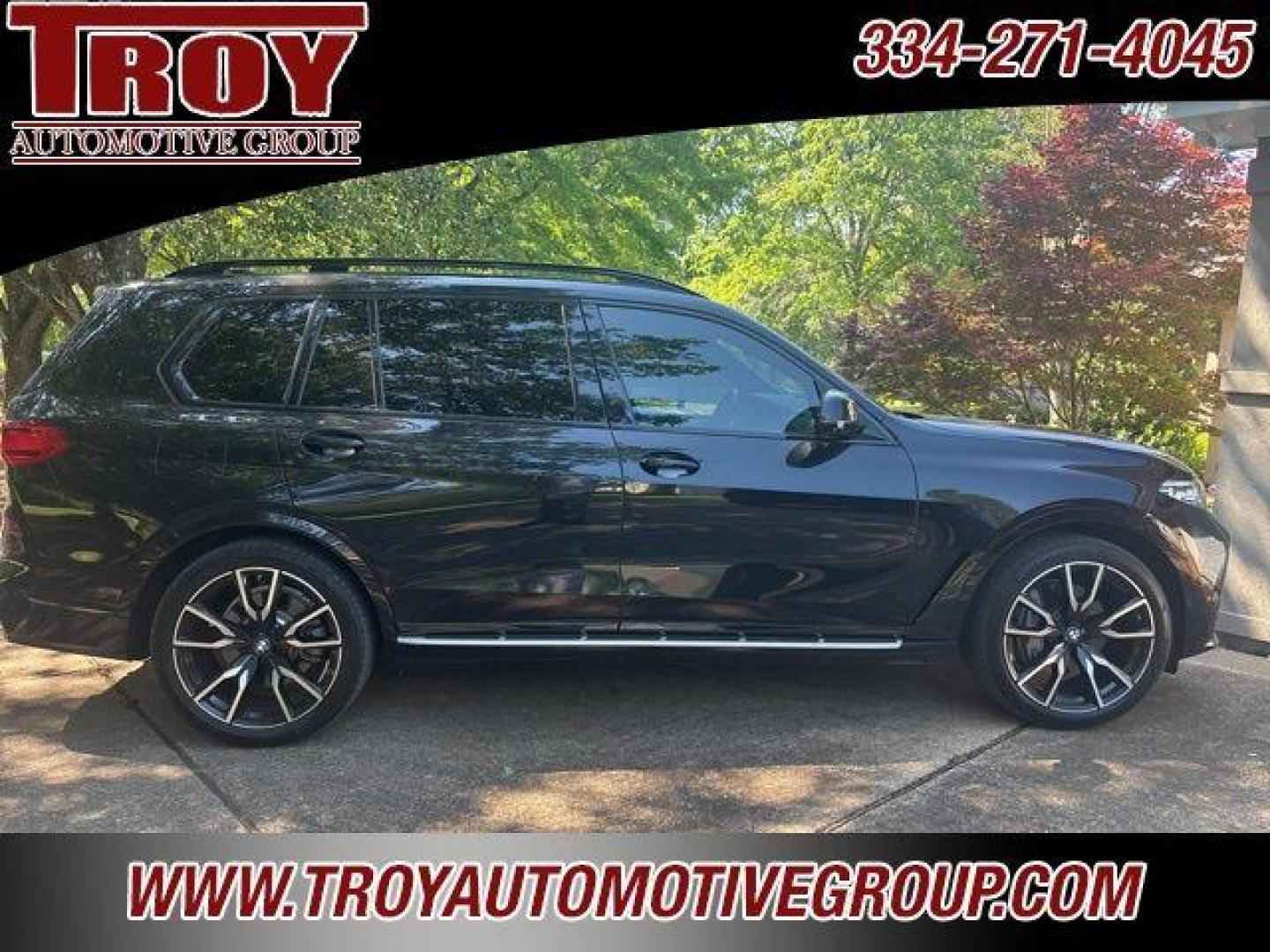 2020 Black Sapphire Metallic /Ivory White BMW X7 xDrive40i (5UXCW2C00L9) with an 3.0L I6 DOHC 24V engine, Automatic transmission, located at 6812 Atlanta Hwy, Montgomery, AL, 36117, (334) 271-4045, 32.382118, -86.178673 - Photo#44