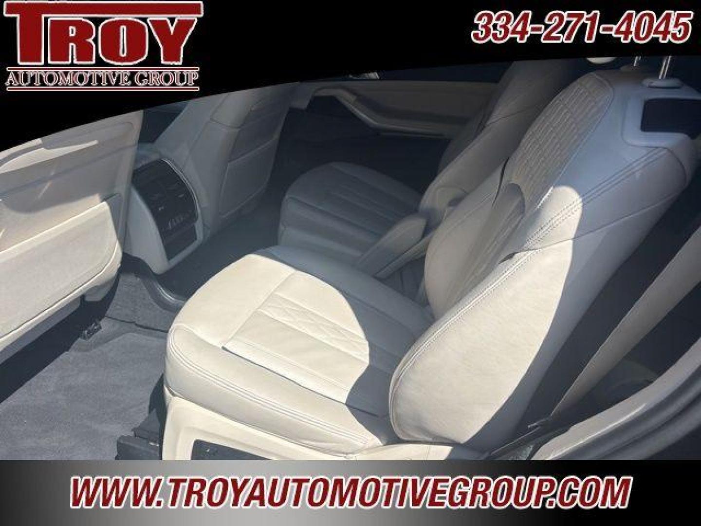 2020 Black Sapphire Metallic /Ivory White BMW X7 xDrive40i (5UXCW2C00L9) with an 3.0L I6 DOHC 24V engine, Automatic transmission, located at 6812 Atlanta Hwy, Montgomery, AL, 36117, (334) 271-4045, 32.382118, -86.178673 - Photo#57