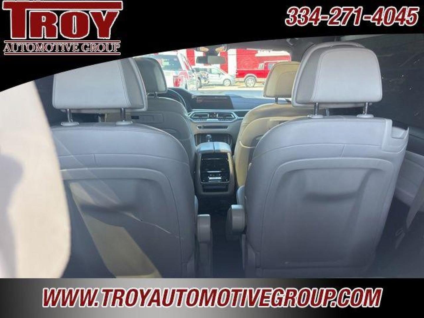 2020 Black Sapphire Metallic /Ivory White BMW X7 xDrive40i (5UXCW2C00L9) with an 3.0L I6 DOHC 24V engine, Automatic transmission, located at 6812 Atlanta Hwy, Montgomery, AL, 36117, (334) 271-4045, 32.382118, -86.178673 - Photo#61