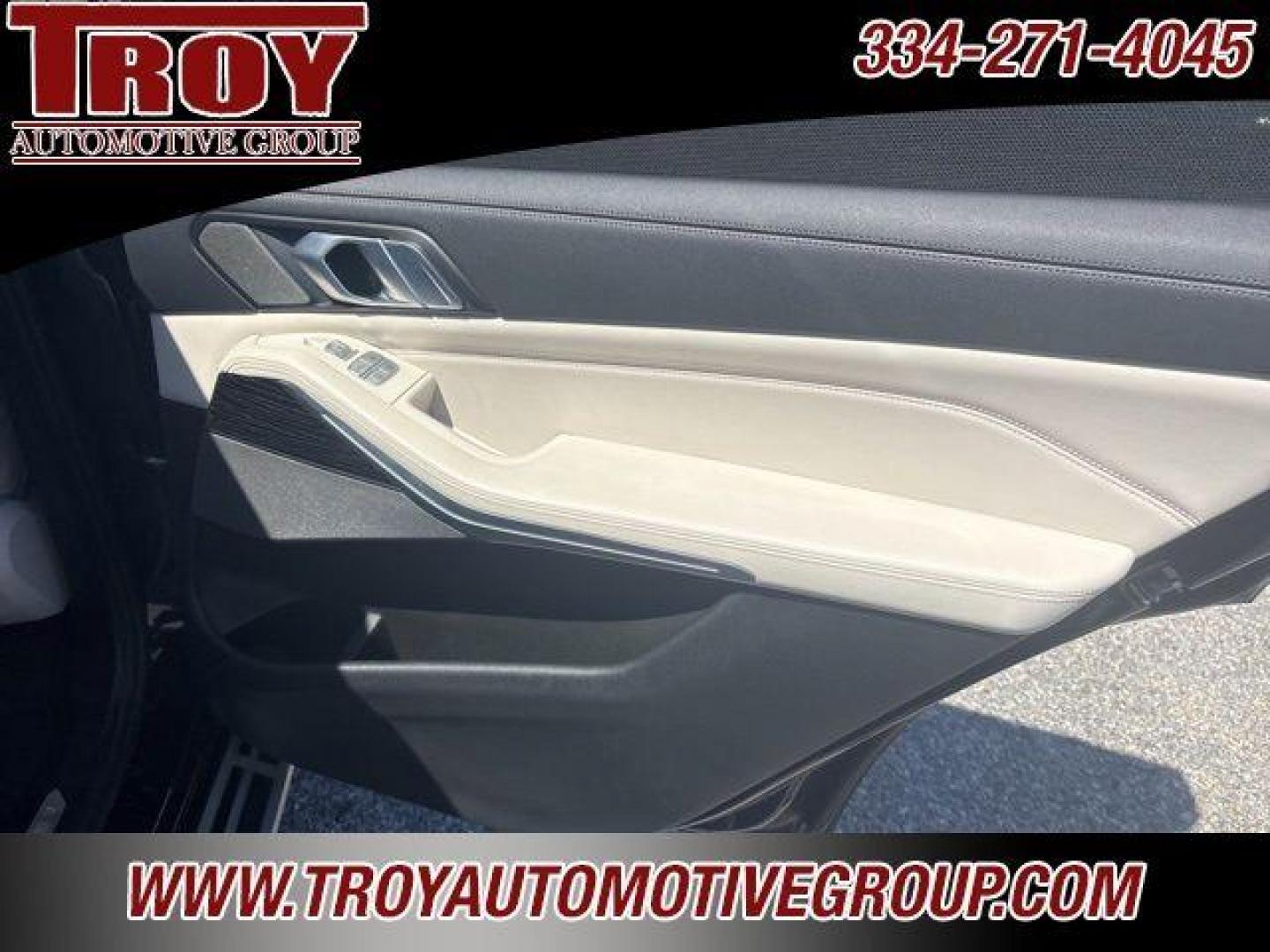 2020 Black Sapphire Metallic /Ivory White BMW X7 xDrive40i (5UXCW2C00L9) with an 3.0L I6 DOHC 24V engine, Automatic transmission, located at 6812 Atlanta Hwy, Montgomery, AL, 36117, (334) 271-4045, 32.382118, -86.178673 - Photo#65