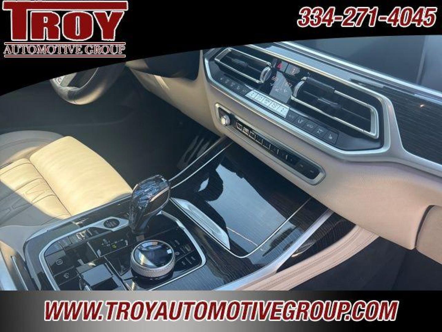 2020 Black Sapphire Metallic /Ivory White BMW X7 xDrive40i (5UXCW2C00L9) with an 3.0L I6 DOHC 24V engine, Automatic transmission, located at 6812 Atlanta Hwy, Montgomery, AL, 36117, (334) 271-4045, 32.382118, -86.178673 - Photo#67