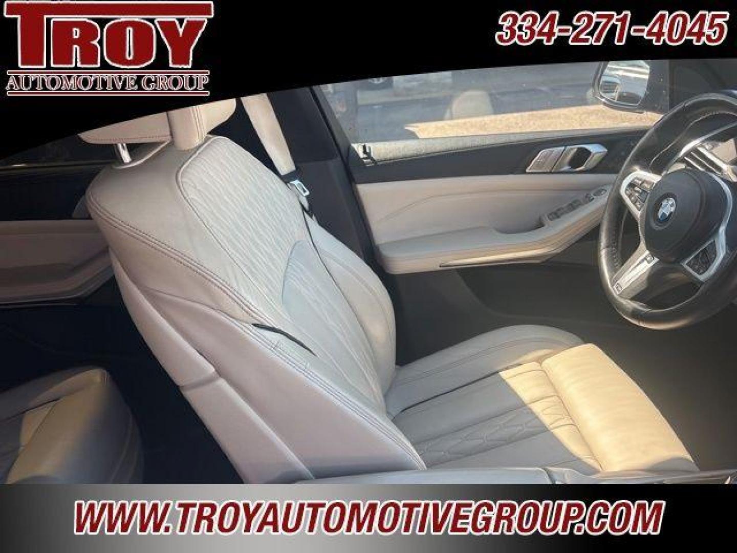 2020 Black Sapphire Metallic /Ivory White BMW X7 xDrive40i (5UXCW2C00L9) with an 3.0L I6 DOHC 24V engine, Automatic transmission, located at 6812 Atlanta Hwy, Montgomery, AL, 36117, (334) 271-4045, 32.382118, -86.178673 - Photo#69