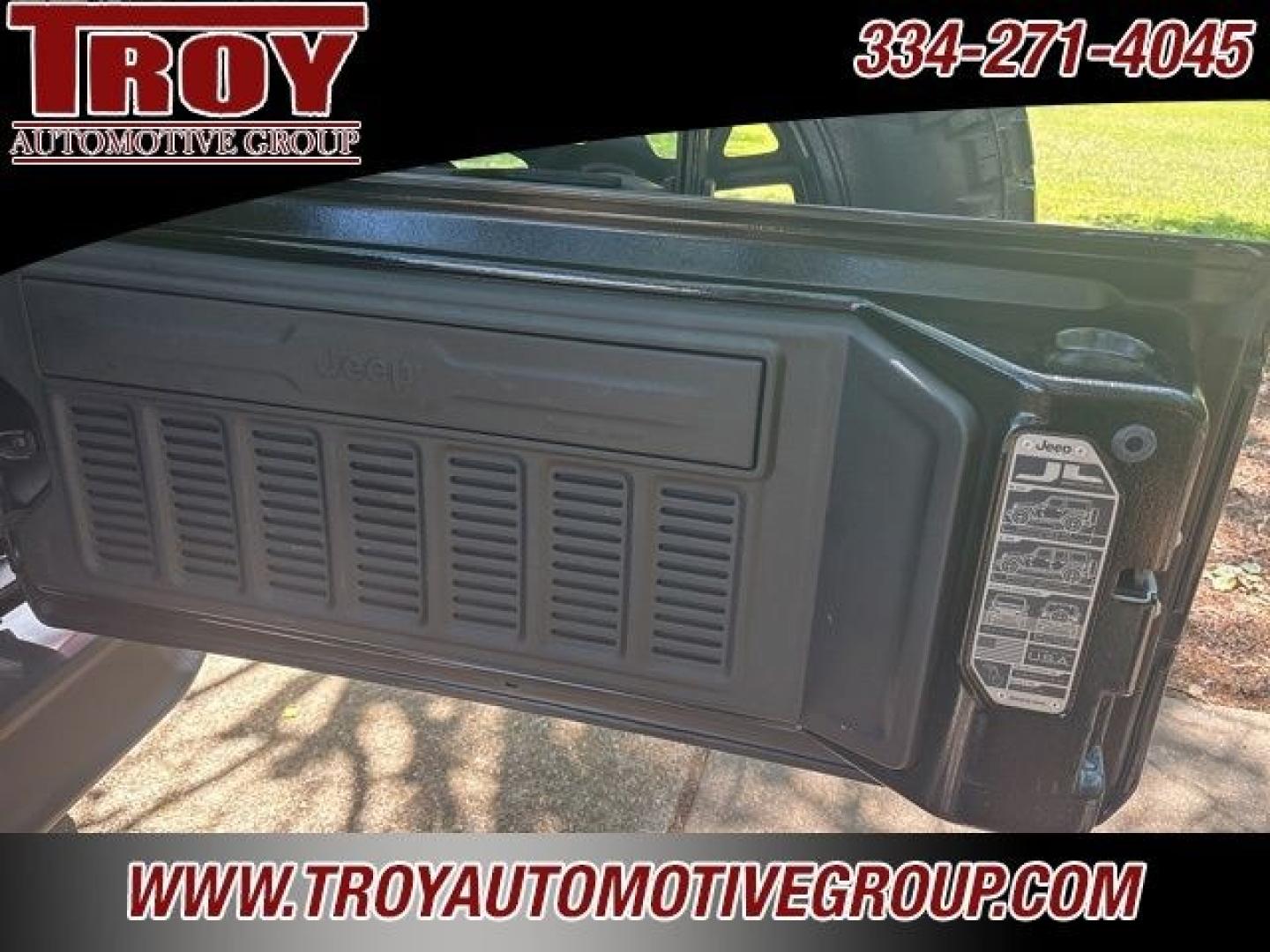 2019 Black Clearcoat /Black Jeep Wrangler Unlimited Sahara (1C4HJXEG5KW) with an 3.6L V6 24V VVT engine, Automatic transmission, located at 6812 Atlanta Hwy, Montgomery, AL, 36117, (334) 271-4045, 32.382118, -86.178673 - Black Clearcoat 2019 Jeep Wrangler Unlimited Sahara 4WD 3.6L V6 24V VVT 8-Speed Automatic<br><br>Financing Available---Top Value for Trades.<br><br>Odometer is 33769 miles below market average!- Photo#31