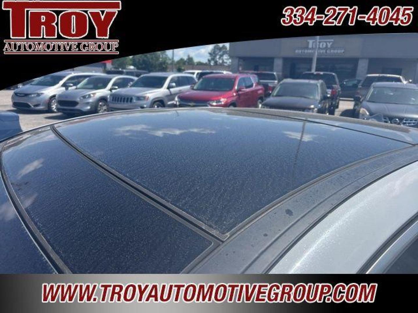 2016 Casablanca White /Grey Hyundai Genesis 3.8 (KMHGN4JE3GU) with an 3.8L V6 DGI DOHC Dual CVVT engine, Automatic transmission, located at 6812 Atlanta Hwy, Montgomery, AL, 36117, (334) 271-4045, 32.382118, -86.178673 - Photo#10