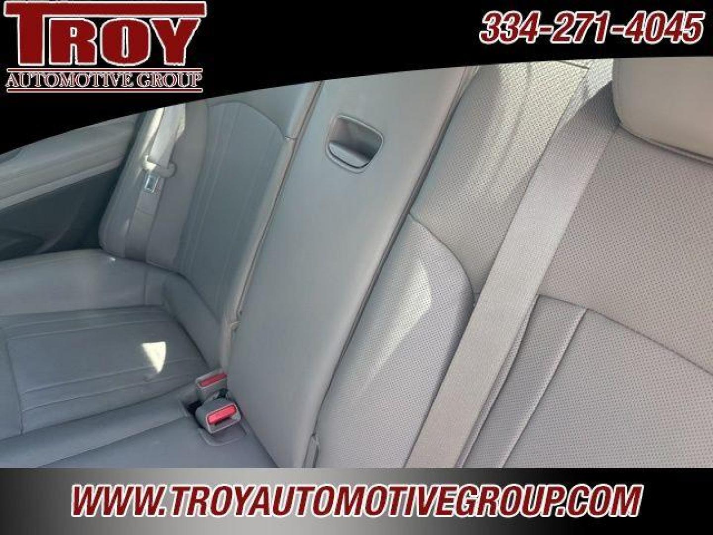 2016 Casablanca White /Grey Hyundai Genesis 3.8 (KMHGN4JE3GU) with an 3.8L V6 DGI DOHC Dual CVVT engine, Automatic transmission, located at 6812 Atlanta Hwy, Montgomery, AL, 36117, (334) 271-4045, 32.382118, -86.178673 - Photo#15