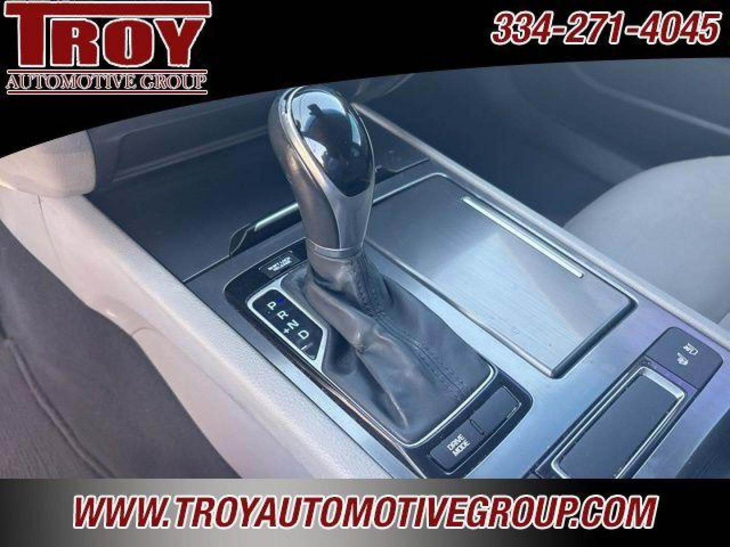 2016 Casablanca White /Grey Hyundai Genesis 3.8 (KMHGN4JE3GU) with an 3.8L V6 DGI DOHC Dual CVVT engine, Automatic transmission, located at 6812 Atlanta Hwy, Montgomery, AL, 36117, (334) 271-4045, 32.382118, -86.178673 - Photo#44