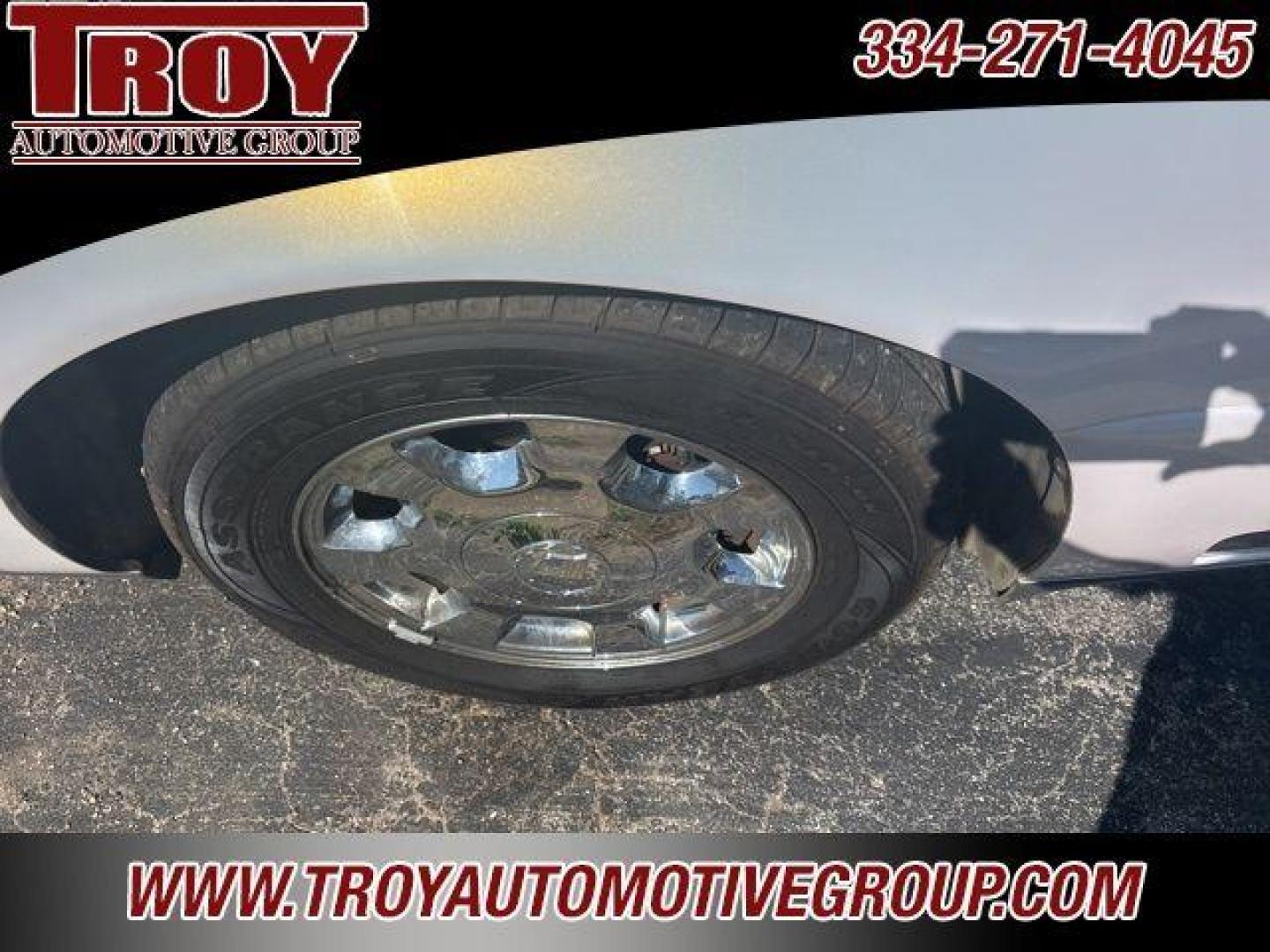 2004 White Lightning /Shale Cadillac DeVille Base (1G6KD54Y34U) with an Northstar 4.6L V8 SFI DOHC engine, Automatic transmission, located at 6812 Atlanta Hwy, Montgomery, AL, 36117, (334) 271-4045, 32.382118, -86.178673 - Photo#10