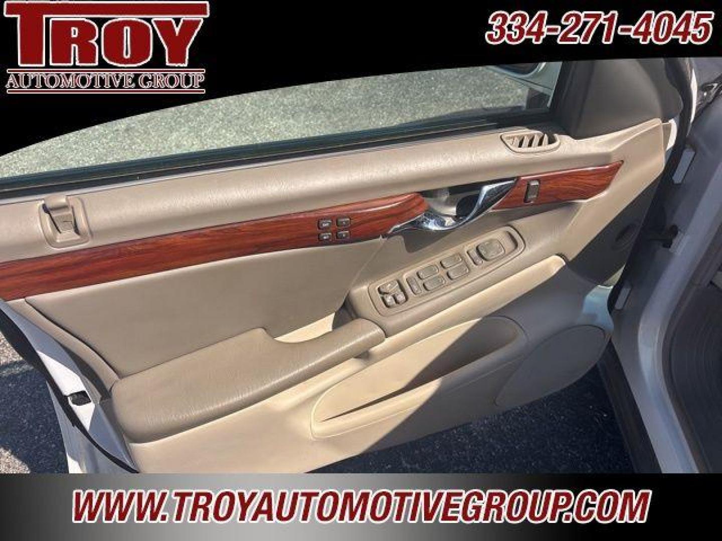 2004 White Lightning /Shale Cadillac DeVille Base (1G6KD54Y34U) with an Northstar 4.6L V8 SFI DOHC engine, Automatic transmission, located at 6812 Atlanta Hwy, Montgomery, AL, 36117, (334) 271-4045, 32.382118, -86.178673 - Photo#25