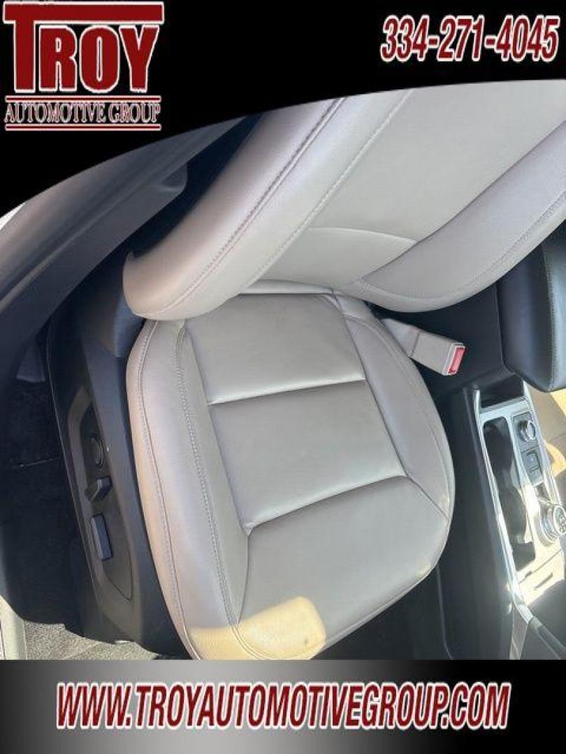 2020 White Metallic /Sandstone Ford Explorer XLT (1FMSK8DH1LG) with an 2.3L EcoBoost I-4 engine, Automatic transmission, located at 6812 Atlanta Hwy, Montgomery, AL, 36117, (334) 271-4045, 32.382118, -86.178673 - Panoramic Sunroof!!<br>Premium 20 Wheels!!<br>Heated Seats!!<br>Back up Camera!!<br>Blind Spot Monitors!! - Photo#32