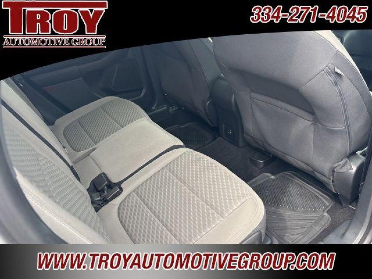 2021 Silver Metallic /Gray Ford Escape SE (1FMCU0G67MU) with an 1.5L EcoBoost engine, Automatic transmission, located at 6812 Atlanta Hwy, Montgomery, AL, 36117, (334) 271-4045, 32.382118, -86.178673 - Recent Arrival! Priced below KBB Fair Purchase Price!<br><br>Silver Metallic 2021 Ford Escape SE FWD 1.5L EcoBoost 8-Speed Automatic<br><br>Financing Available---Top Value for Trades.<br><br>Odometer is 35718 miles below market average! 28/34 City/Highway MPG - Photo#18