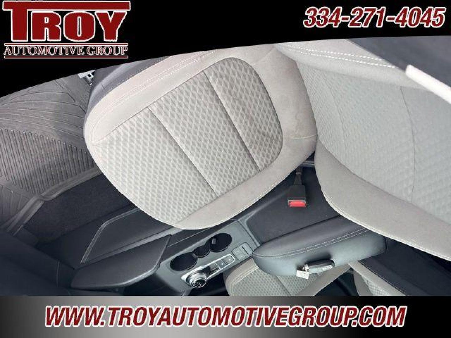 2021 Silver Metallic /Gray Ford Escape SE (1FMCU0G67MU) with an 1.5L EcoBoost engine, Automatic transmission, located at 6812 Atlanta Hwy, Montgomery, AL, 36117, (334) 271-4045, 32.382118, -86.178673 - Recent Arrival! Priced below KBB Fair Purchase Price!<br><br>Silver Metallic 2021 Ford Escape SE FWD 1.5L EcoBoost 8-Speed Automatic<br><br>Financing Available---Top Value for Trades.<br><br>Odometer is 35718 miles below market average! 28/34 City/Highway MPG - Photo#24