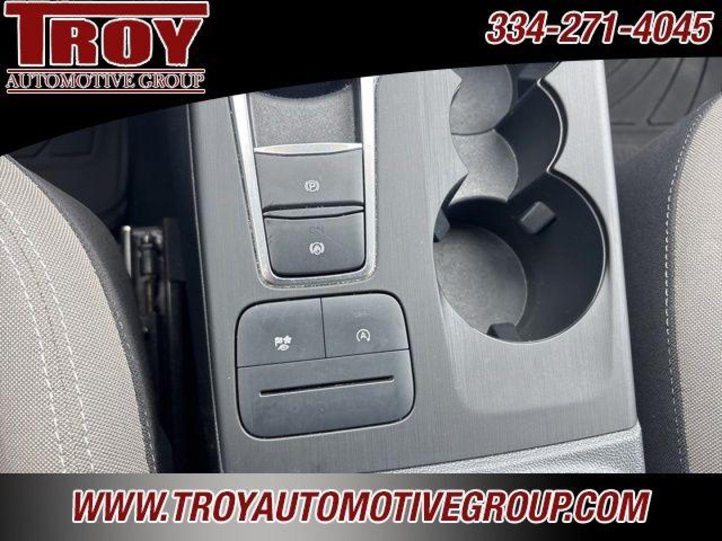 2021 Silver Metallic /Gray Ford Escape SE (1FMCU0G67MU) with an 1.5L EcoBoost engine, Automatic transmission, located at 6812 Atlanta Hwy, Montgomery, AL, 36117, (334) 271-4045, 32.382118, -86.178673 - Recent Arrival! Priced below KBB Fair Purchase Price!<br><br>Silver Metallic 2021 Ford Escape SE FWD 1.5L EcoBoost 8-Speed Automatic<br><br>Financing Available---Top Value for Trades.<br><br>Odometer is 35718 miles below market average! 28/34 City/Highway MPG - Photo#38