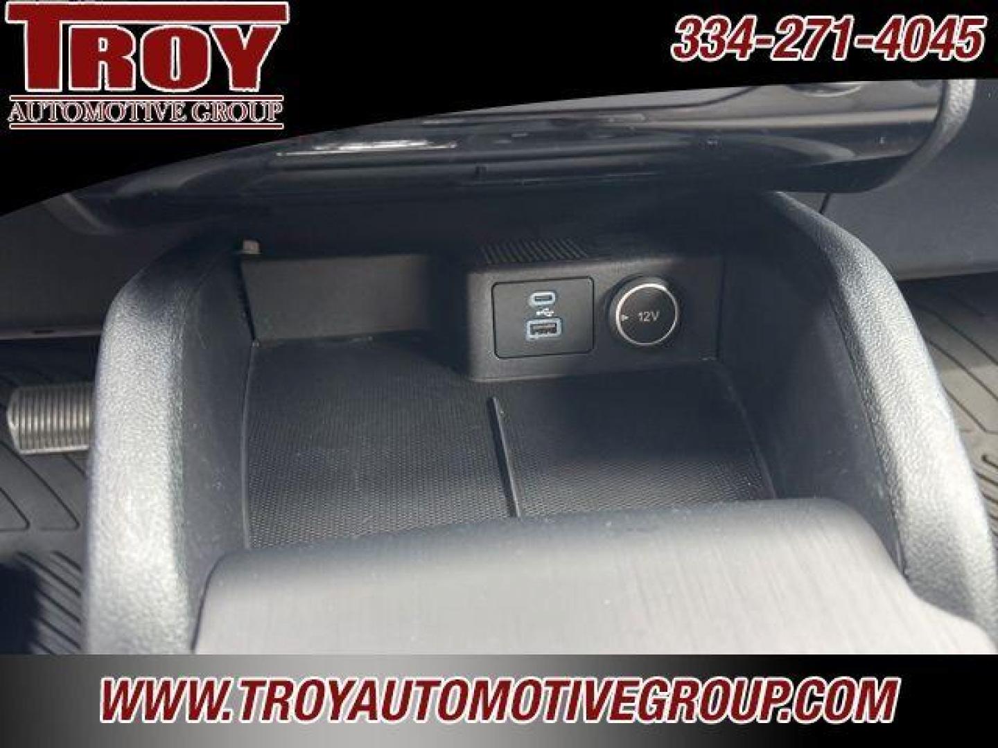 2021 Silver Metallic /Gray Ford Escape SE (1FMCU0G67MU) with an 1.5L EcoBoost engine, Automatic transmission, located at 6812 Atlanta Hwy, Montgomery, AL, 36117, (334) 271-4045, 32.382118, -86.178673 - Recent Arrival! Priced below KBB Fair Purchase Price!<br><br>Silver Metallic 2021 Ford Escape SE FWD 1.5L EcoBoost 8-Speed Automatic<br><br>Financing Available---Top Value for Trades.<br><br>Odometer is 35718 miles below market average! 28/34 City/Highway MPG - Photo#39