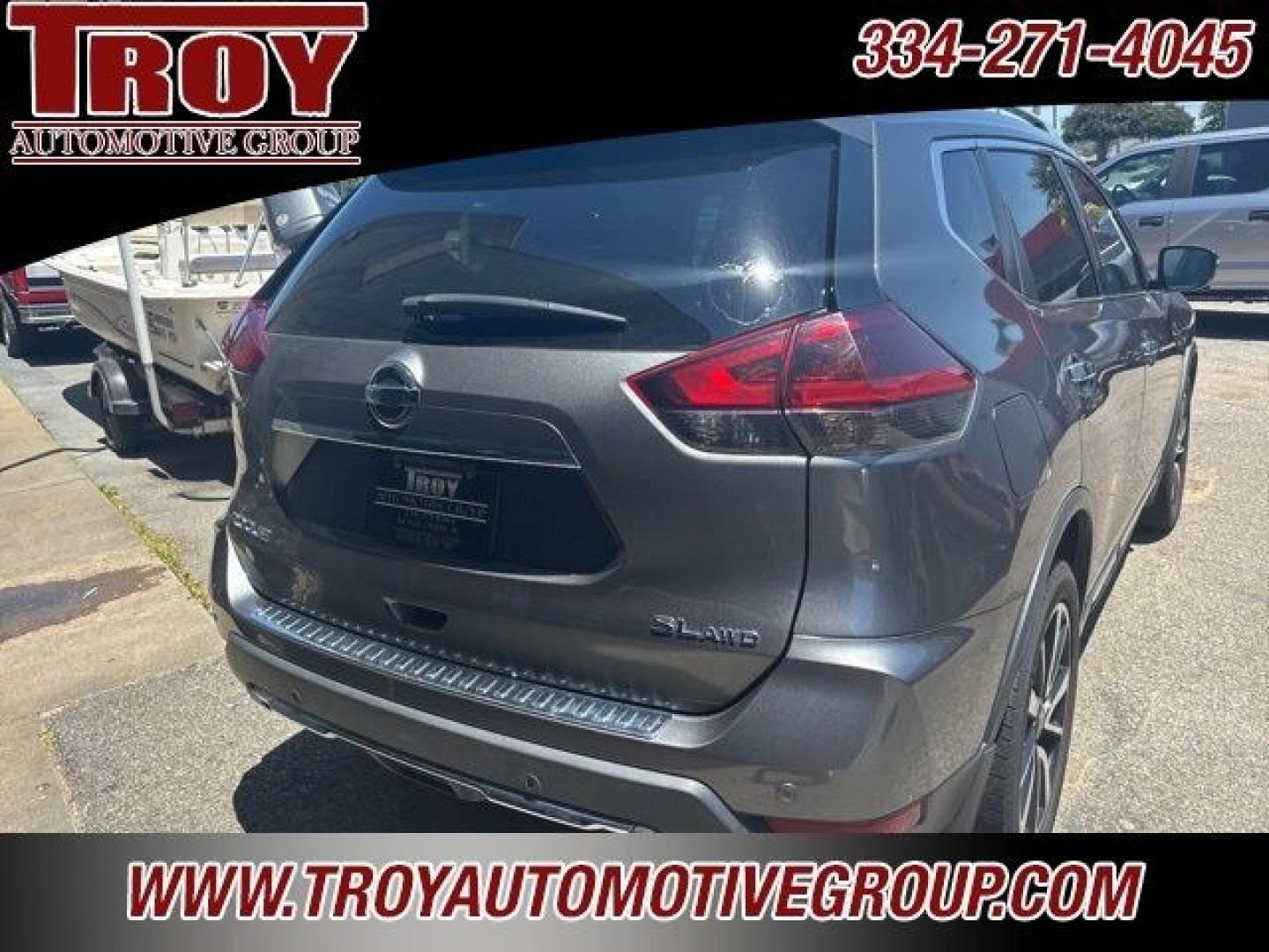 2019 Gun Metallic /Charcoal Nissan Rogue SL (5N1AT2MV7KC) with an 2.5L I4 DOHC 16V engine, CVT transmission, located at 6812 Atlanta Hwy, Montgomery, AL, 36117, (334) 271-4045, 32.382118, -86.178673 - Gun Metallic 2019 Nissan Rogue SL AWD 2.5L I4 DOHC 16V CVT with Xtronic<br><br>Financing Available---Top Value for Trades.<br><br>Odometer is 11284 miles below market average! 25/32 City/Highway MPG- Photo#5