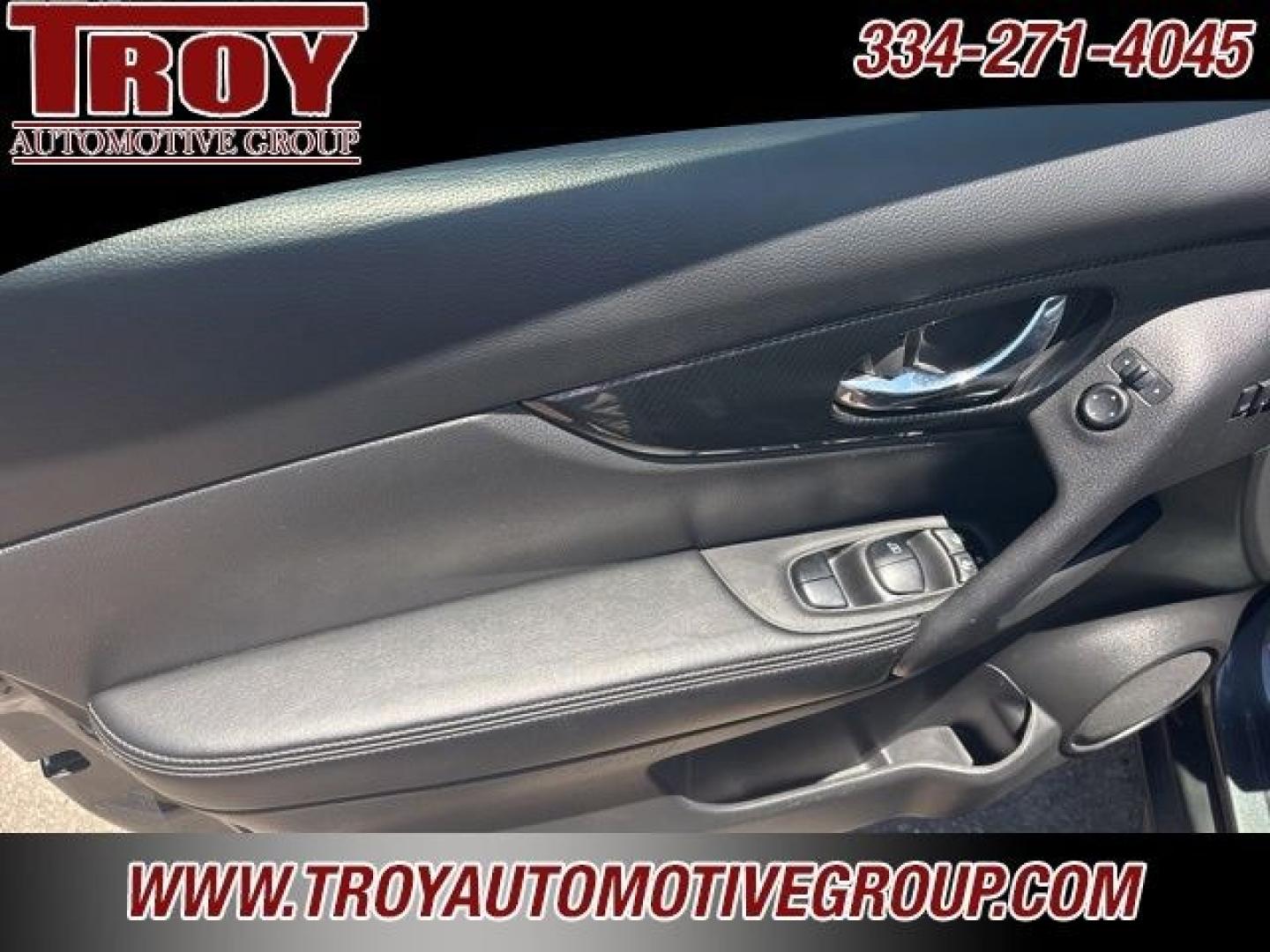 2019 Gun Metallic /Charcoal Nissan Rogue SL (5N1AT2MV7KC) with an 2.5L I4 DOHC 16V engine, CVT transmission, located at 6812 Atlanta Hwy, Montgomery, AL, 36117, (334) 271-4045, 32.382118, -86.178673 - Gun Metallic 2019 Nissan Rogue SL AWD 2.5L I4 DOHC 16V CVT with Xtronic<br><br>Financing Available---Top Value for Trades.<br><br>Odometer is 11284 miles below market average! 25/32 City/Highway MPG- Photo#11