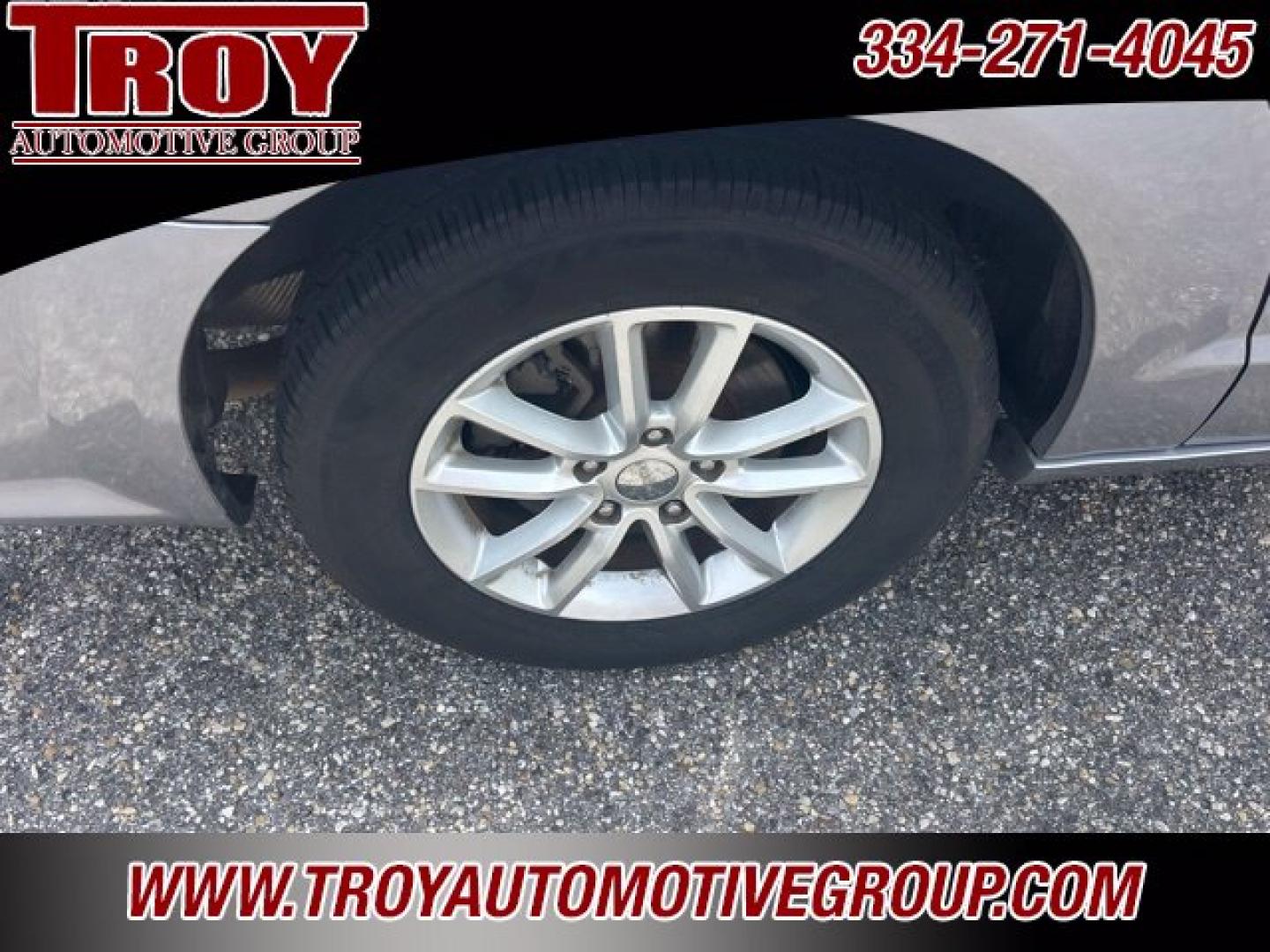 2019 Billet Clearcoat /Black/Light Graystone Dodge Grand Caravan SXT (2C4RDGCG9KR) with an 3.6L 6-Cylinder SMPI Flex Fuel DOHC engine, Automatic transmission, located at 6812 Atlanta Hwy, Montgomery, AL, 36117, (334) 271-4045, 32.382118, -86.178673 - Billet Silver Metallic Clearcoat 2019 Dodge Grand Caravan SXT FWD 3.6L 6-Cylinder SMPI Flex Fuel DOHC 6-Speed Automatic<br><br>Financing Available---Top Value for Trades.<br><br><br>Awards:<br> * 2019 KBB.com Brand Image Awards- Photo#17