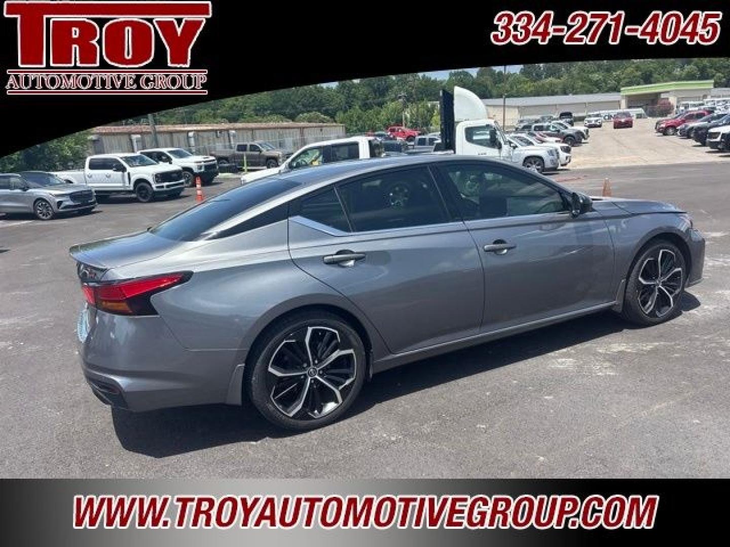 2023 Gun Metallic /Sport Nissan Altima 2.5 SR (1N4BL4CV9PN) with an 2.5L 4-Cylinder DOHC 16V engine, CVT transmission, located at 6812 Atlanta Hwy, Montgomery, AL, 36117, (334) 271-4045, 32.382118, -86.178673 - Gun Metallic 2023 Nissan Altima 2.5 SR FWD 2.5L 4-Cylinder DOHC 16V CVT with Xtronic<br><br>Financing Available---Top Value for Trades.<br><br>27/37 City/Highway MPG- Photo#10