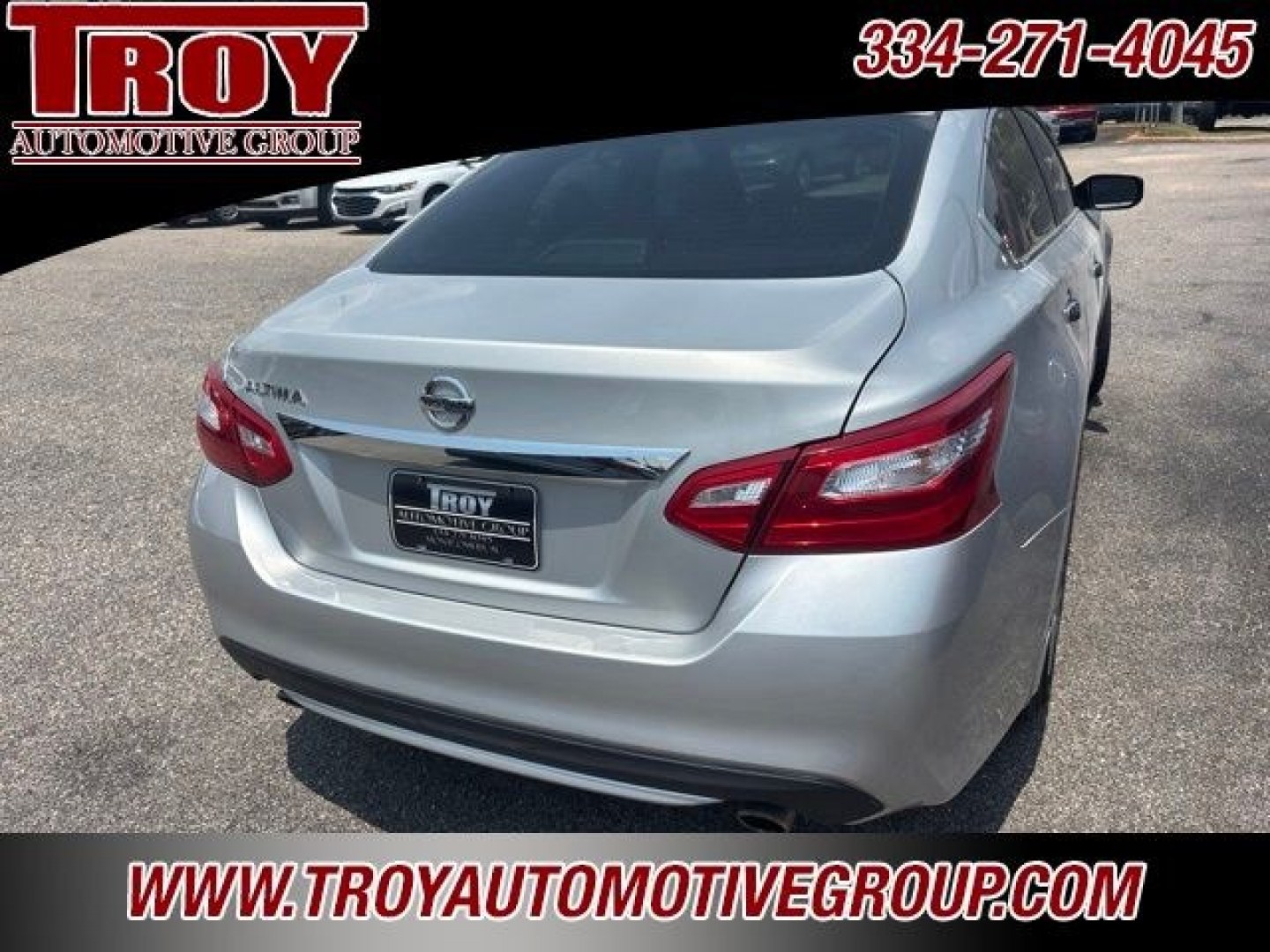 2017 Brilliant Silver /Charcoal Nissan Altima 2.5 S (1N4AL3AP4HN) with an 2.5L 4-Cylinder DOHC 16V engine, CVT transmission, located at 6812 Atlanta Hwy, Montgomery, AL, 36117, (334) 271-4045, 32.382118, -86.178673- Photo#8