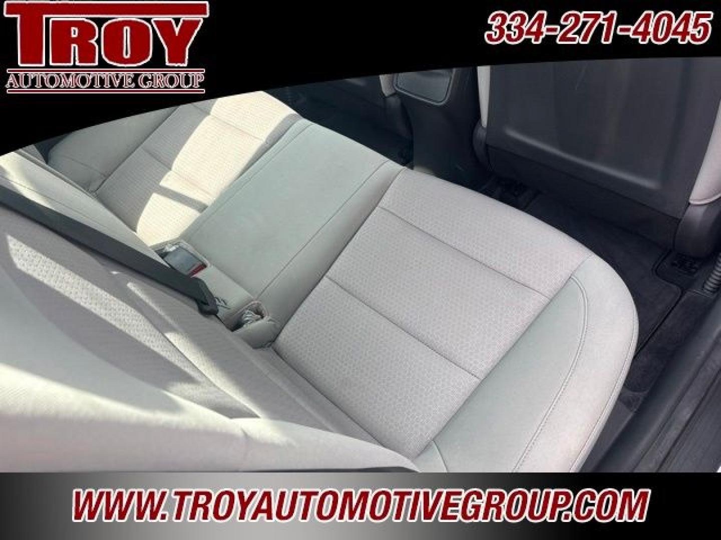 2017 Silver /Gray Hyundai Elantra SE (5NPD84LF5HH) with an 2.0L 4-Cylinder DOHC 16V engine, Automatic transmission, located at 6812 Atlanta Hwy, Montgomery, AL, 36117, (334) 271-4045, 32.382118, -86.178673 - Recent Arrival!<br><br>Silver 2017 Hyundai Elantra SE FWD 2.0L 4-Cylinder DOHC 16V 6-Speed Automatic with Shiftronic<br><br>Financing Available---Top Value for Trades.<br><br>Odometer is 93978 miles below market average! 29/38 City/Highway MPG<br><br><br>Awards:<br> * 2017 KBB.com 10 Most Awarded B- Photo#30