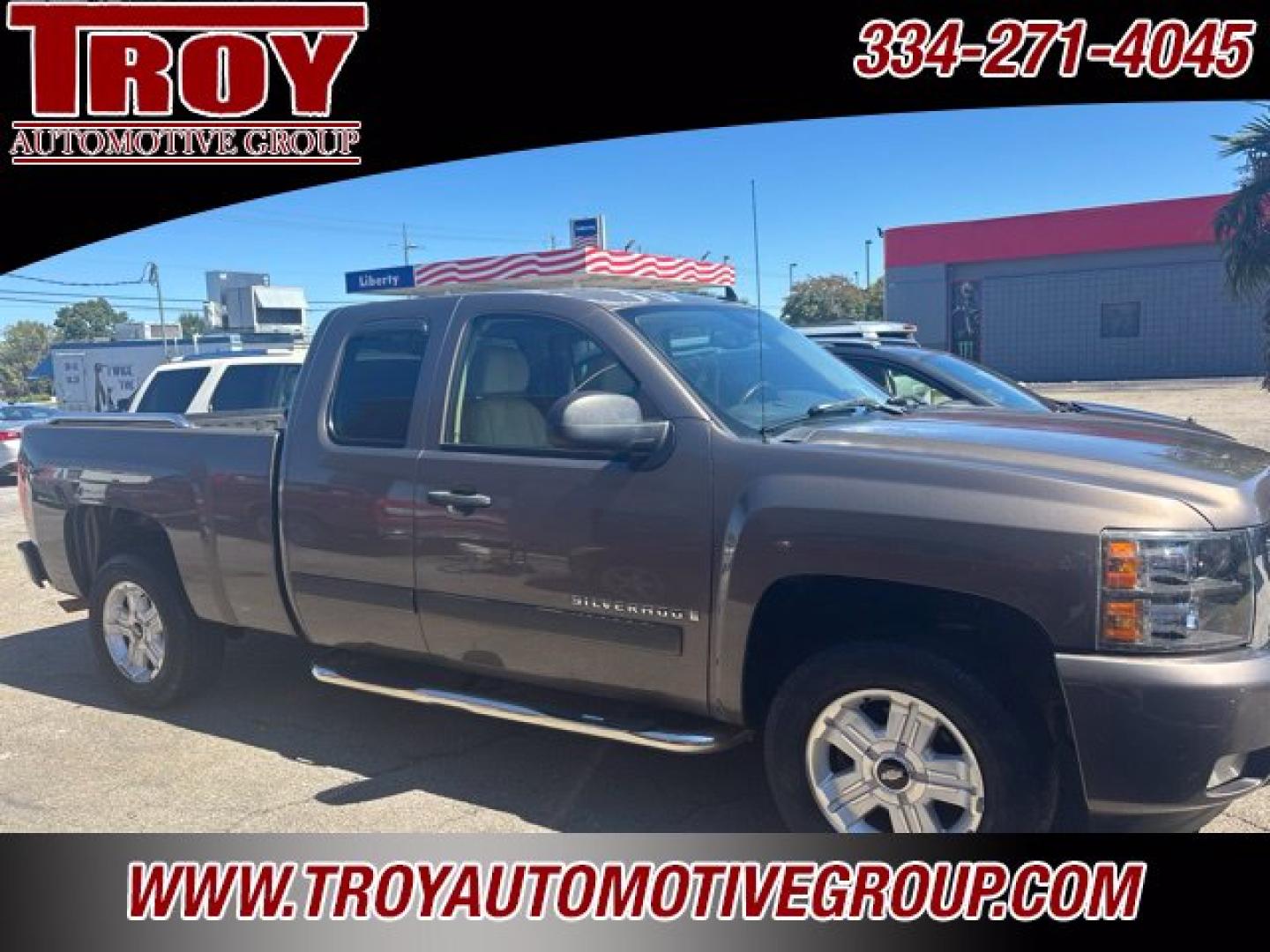 2007 Desert Brown Metallic /Lt Cashmere/Ebony Chevrolet Silverado 1500 LT (2GCEC19J371) with an Vortec 5.3L V8 SFI engine, Automatic transmission, located at 6812 Atlanta Hwy, Montgomery, AL, 36117, (334) 271-4045, 32.382118, -86.178673 - Desert Brown Metallic 2007 Chevrolet Silverado 1500 LT RWD LT1 Vortec 5.3L V8 SFI 4-Speed Automatic with Overdrive<br><br>Financing Available---Top Value for Trades.<br><br><br>Awards:<br> * NACTOY 2007 North American Truck of the Year- Photo#1