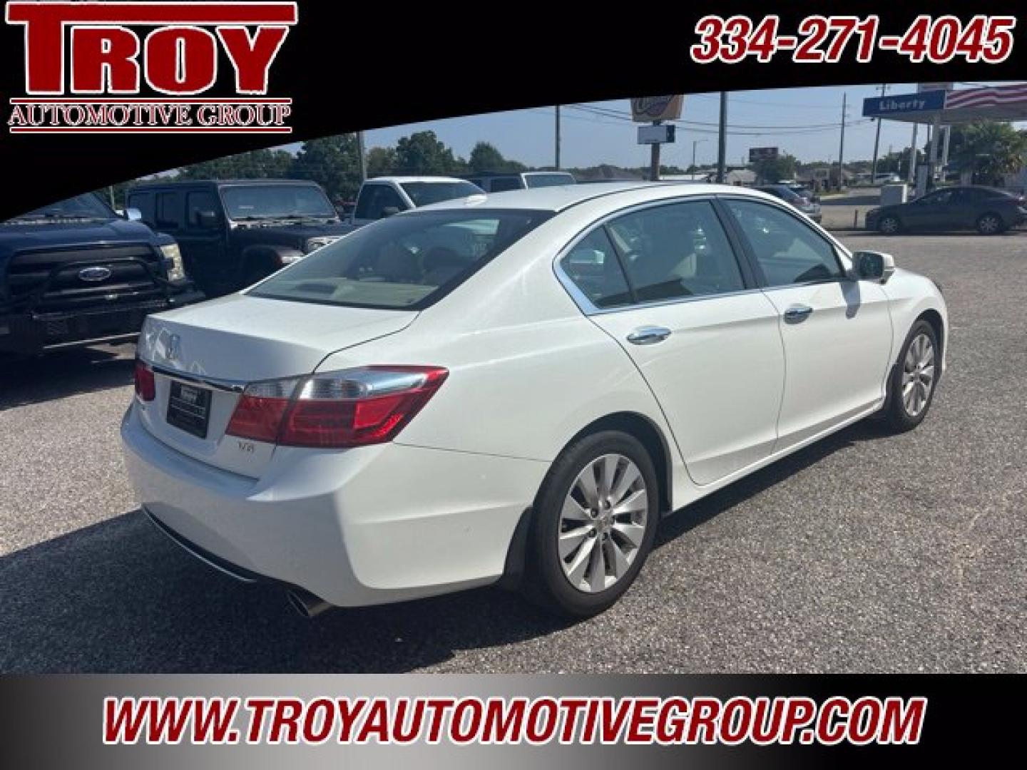 2014 White Orchid Pearl /Parchment Honda Accord EX-L (1HGCR3F89EA) with an 3.5L V6 SOHC i-VTEC 24V engine, Automatic transmission, located at 6812 Atlanta Hwy, Montgomery, AL, 36117, (334) 271-4045, 32.382118, -86.178673 - 1-Owner!!<br>Sunroof!!<br>2-Master Remote Entry Keys!!<br>V6!!- Photo#3