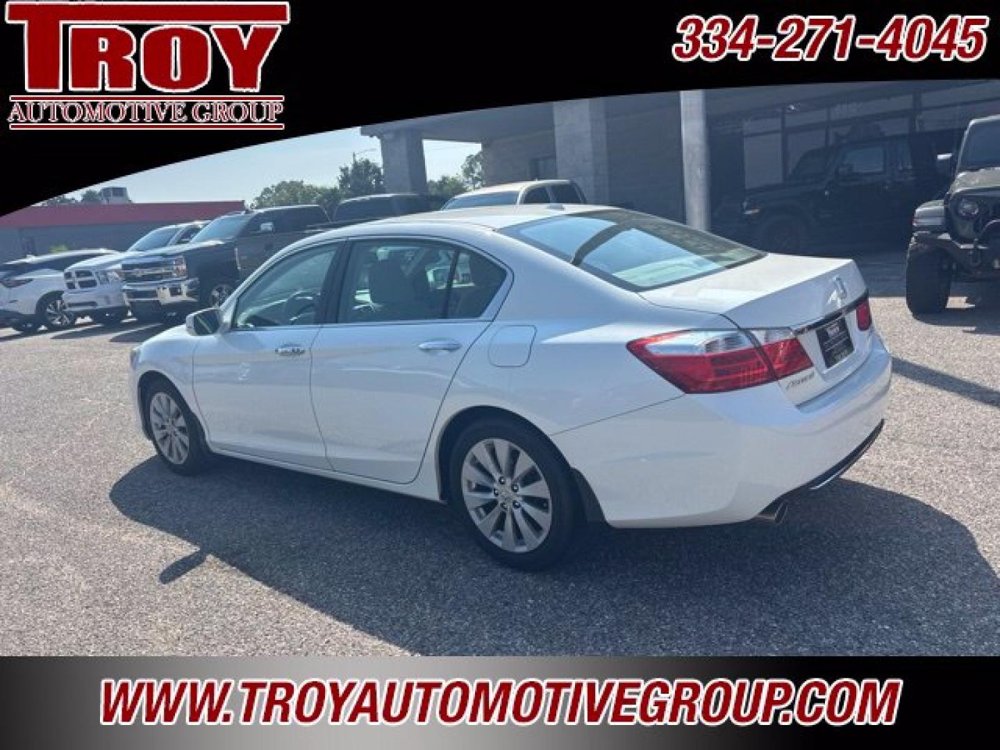 2014 White Orchid Pearl /Parchment Honda Accord EX-L (1HGCR3F89EA) with an 3.5L V6 SOHC i-VTEC 24V engine, Automatic transmission, located at 6812 Atlanta Hwy, Montgomery, AL, 36117, (334) 271-4045, 32.382118, -86.178673 - 1-Owner!!<br>Sunroof!!<br>2-Master Remote Entry Keys!!<br>V6!!- Photo#7