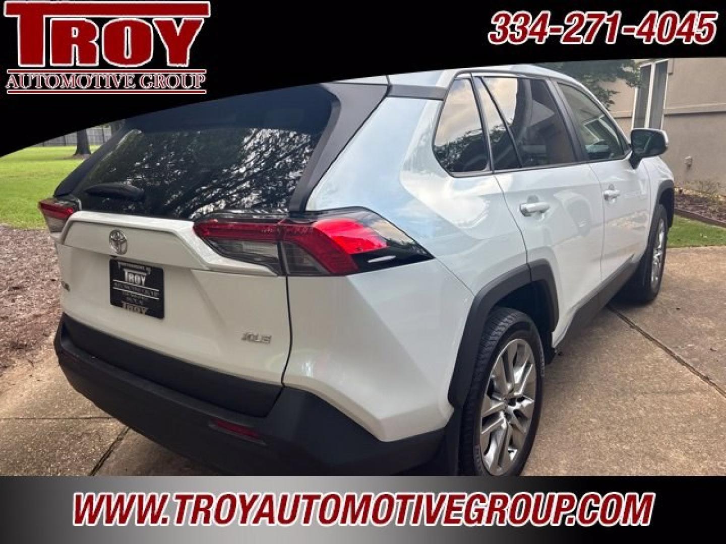 2025 Pearl /Nutmeg Toyota RAV4 XLE Premium (2T3C1RFVXSW) with an 2.5L 4-Cylinder DOHC Dual VVT-i engine, Automatic transmission, located at 6812 Atlanta Hwy, Montgomery, AL, 36117, (334) 271-4045, 32.382118, -86.178673 - 1-Local Owner Trade In!!<br>Sunroof!!<br>Navigation!!<br>2-Master Remote Keys!<br>Like New!- Photo#6