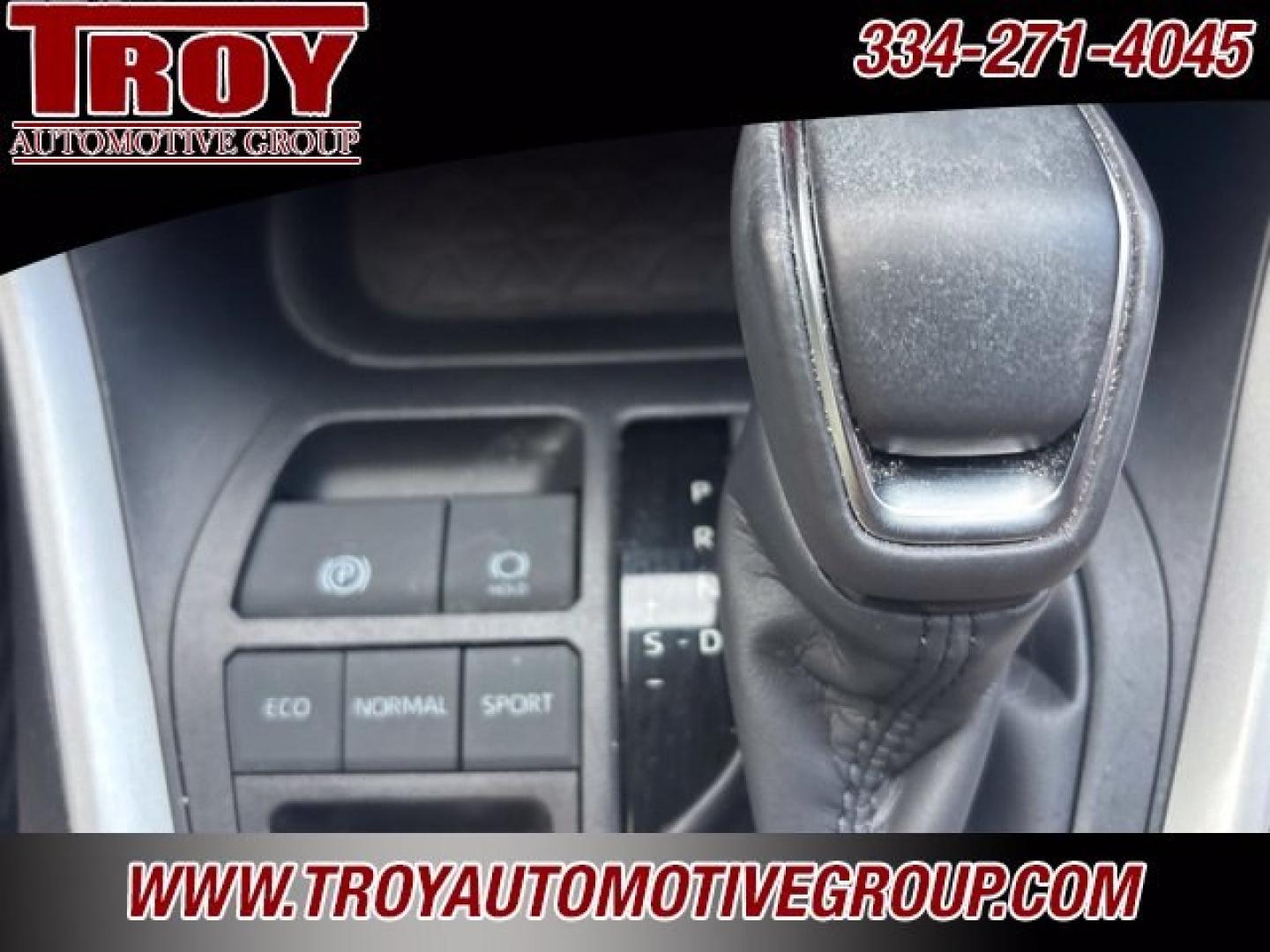2025 Pearl /Nutmeg Toyota RAV4 XLE Premium (2T3C1RFVXSW) with an 2.5L 4-Cylinder DOHC Dual VVT-i engine, Automatic transmission, located at 6812 Atlanta Hwy, Montgomery, AL, 36117, (334) 271-4045, 32.382118, -86.178673 - 1-Local Owner Trade In!!<br>Sunroof!!<br>Navigation!!<br>2-Master Remote Keys!<br>Like New!- Photo#16