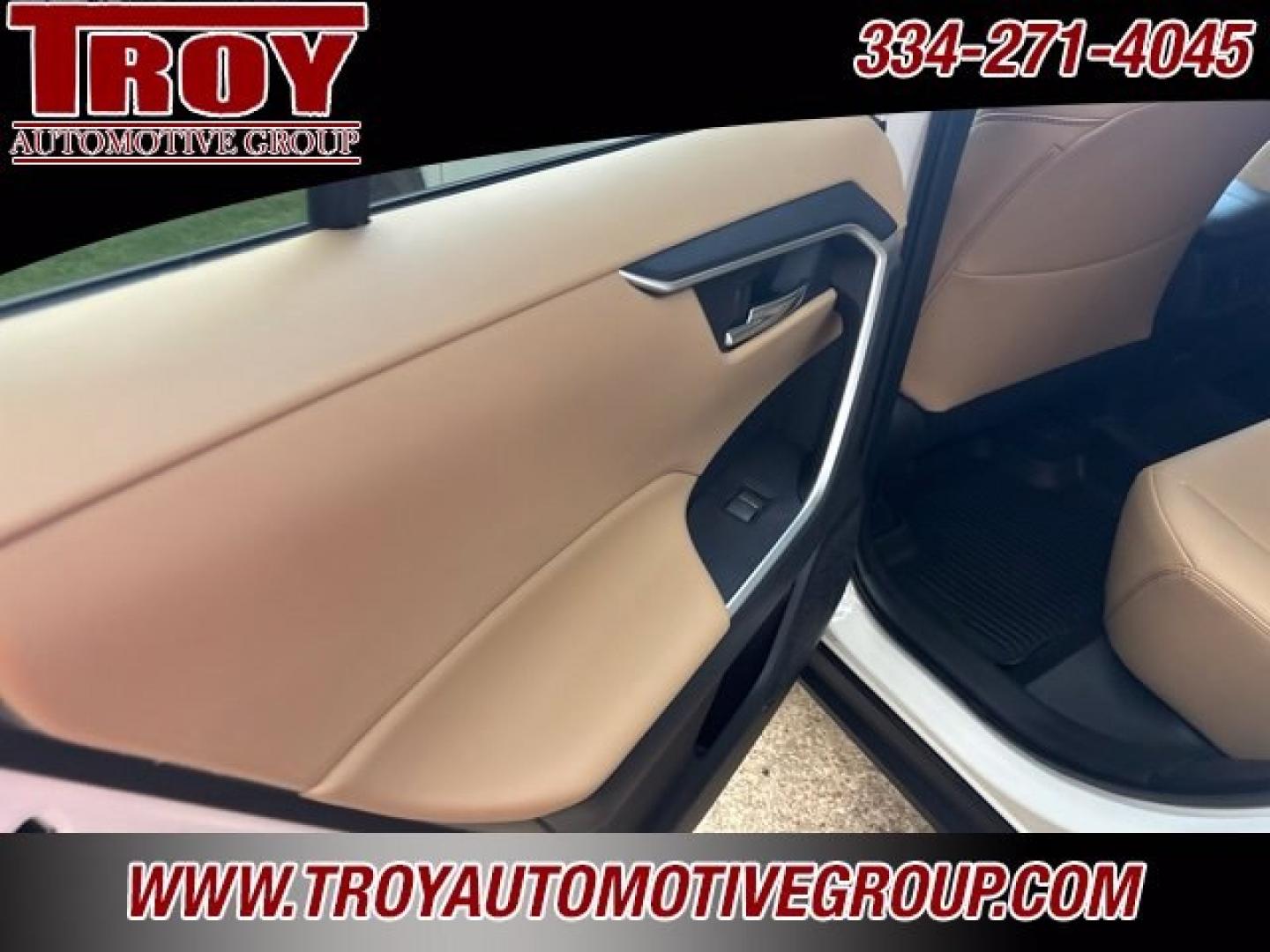 2025 Pearl /Nutmeg Toyota RAV4 XLE Premium (2T3C1RFVXSW) with an 2.5L 4-Cylinder DOHC Dual VVT-i engine, Automatic transmission, located at 6812 Atlanta Hwy, Montgomery, AL, 36117, (334) 271-4045, 32.382118, -86.178673 - 1-Local Owner Trade In!!<br>Sunroof!!<br>Navigation!!<br>2-Master Remote Keys!<br>Like New!- Photo#20