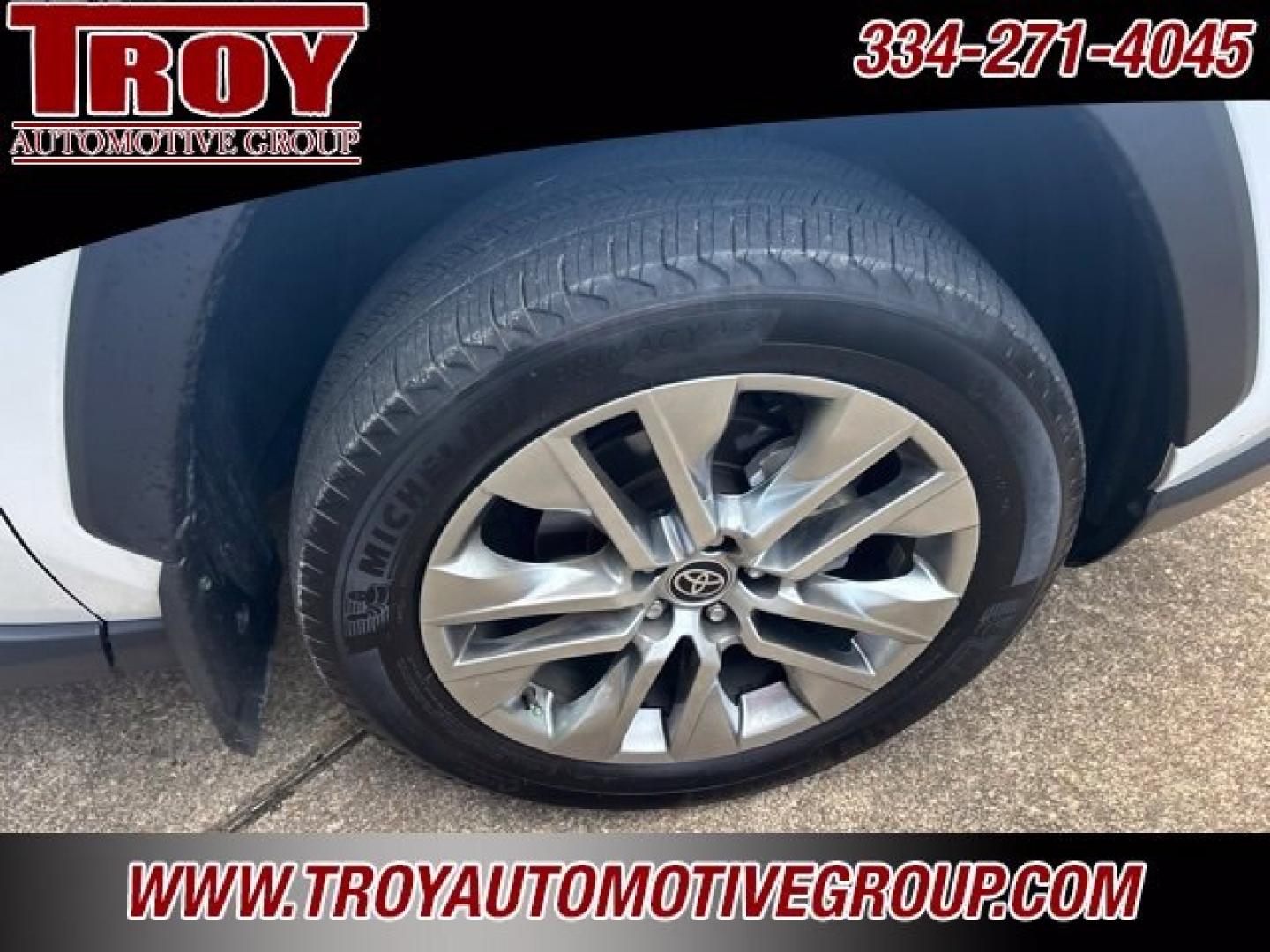 2025 Pearl /Nutmeg Toyota RAV4 XLE Premium (2T3C1RFVXSW) with an 2.5L 4-Cylinder DOHC Dual VVT-i engine, Automatic transmission, located at 6812 Atlanta Hwy, Montgomery, AL, 36117, (334) 271-4045, 32.382118, -86.178673 - 1-Local Owner Trade In!!<br>Sunroof!!<br>Navigation!!<br>2-Master Remote Keys!<br>Like New!- Photo#31