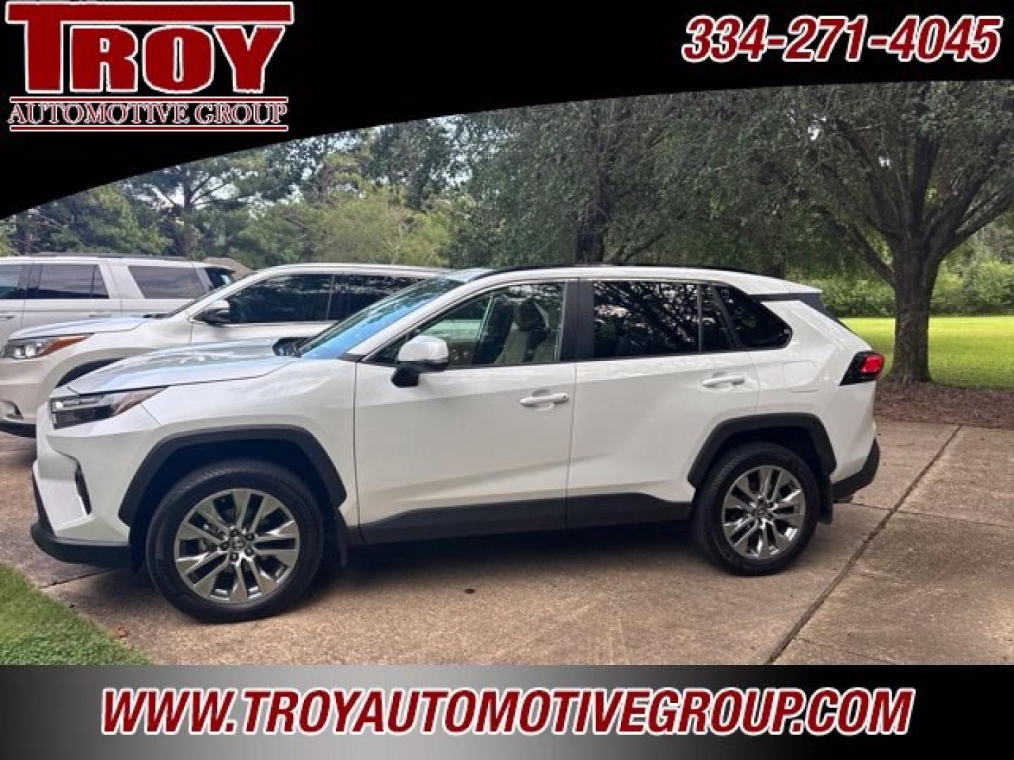 2025 Pearl /Nutmeg Toyota RAV4 XLE Premium (2T3C1RFVXSW) with an 2.5L 4-Cylinder DOHC Dual VVT-i engine, Automatic transmission, located at 6812 Atlanta Hwy, Montgomery, AL, 36117, (334) 271-4045, 32.382118, -86.178673 - 1-Local Owner Trade In!!<br>Sunroof!!<br>Navigation!!<br>2-Master Remote Keys!<br>Like New!- Photo#3