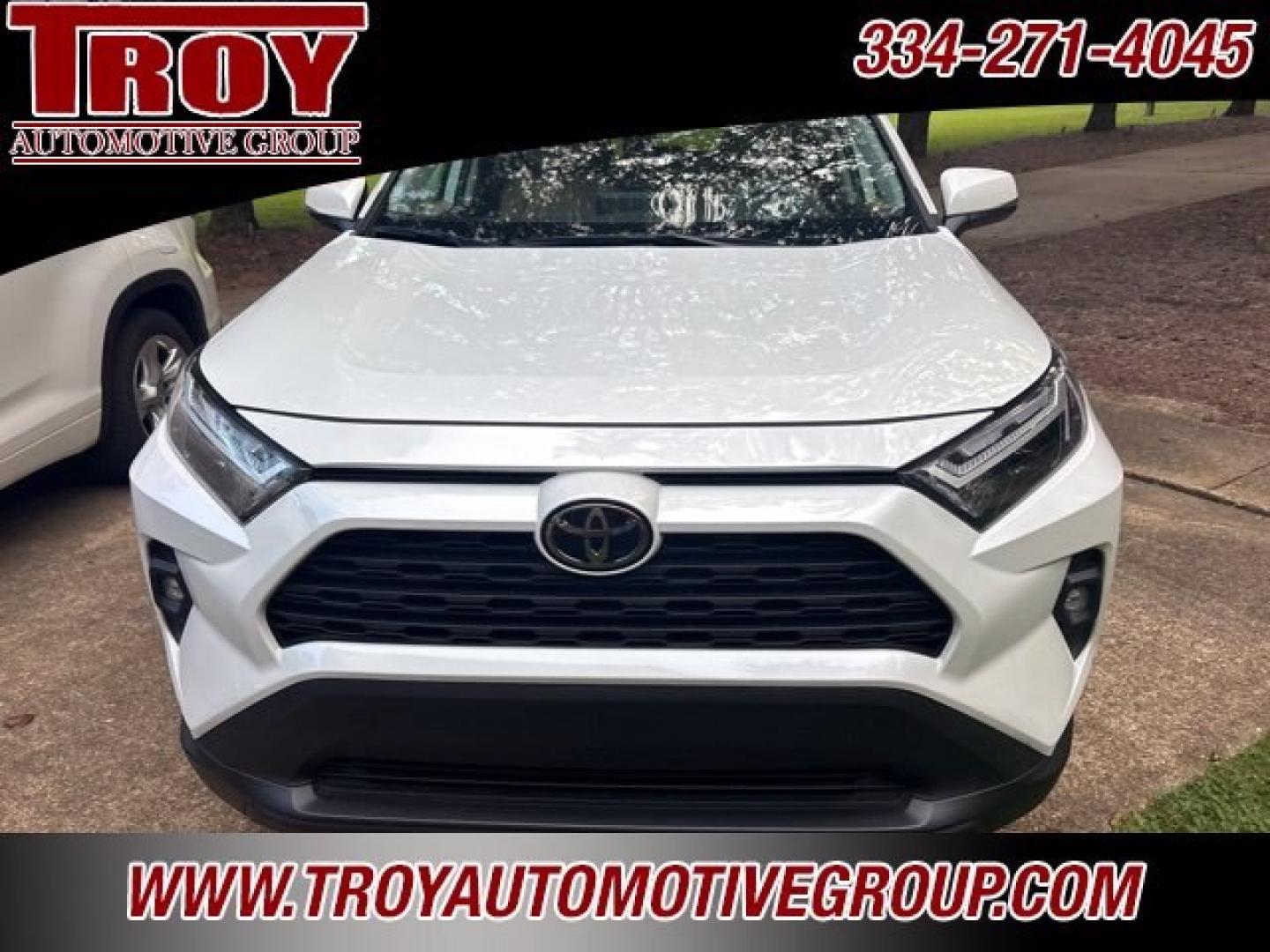 2025 Pearl /Nutmeg Toyota RAV4 XLE Premium (2T3C1RFVXSW) with an 2.5L 4-Cylinder DOHC Dual VVT-i engine, Automatic transmission, located at 6812 Atlanta Hwy, Montgomery, AL, 36117, (334) 271-4045, 32.382118, -86.178673 - 1-Local Owner Trade In!!<br>Sunroof!!<br>Navigation!!<br>2-Master Remote Keys!<br>Like New!- Photo#7