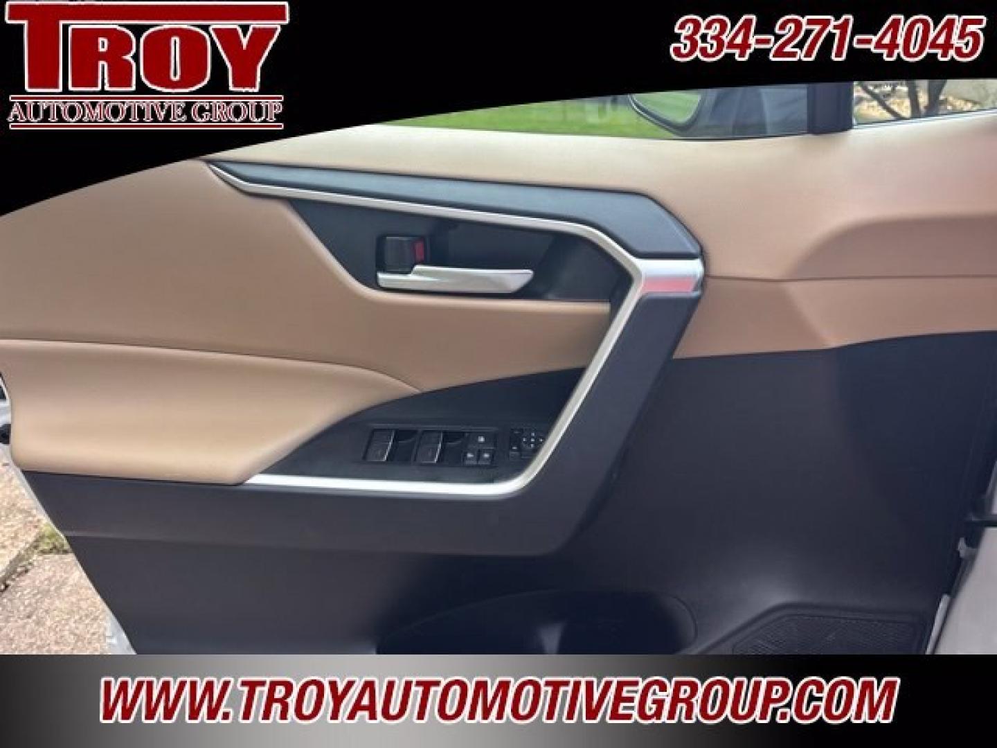 2025 Pearl /Nutmeg Toyota RAV4 XLE Premium (2T3C1RFVXSW) with an 2.5L 4-Cylinder DOHC Dual VVT-i engine, Automatic transmission, located at 6812 Atlanta Hwy, Montgomery, AL, 36117, (334) 271-4045, 32.382118, -86.178673 - 1-Local Owner Trade In!!<br>Sunroof!!<br>Navigation!!<br>2-Master Remote Keys!<br>Like New!- Photo#28