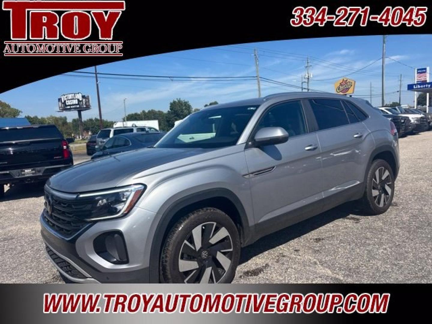 2024 Pure Gray /Titan Black Volkswagen Atlas Cross Sport 2.0T SE w/Technology (1V2JE2CA9RC) with an 2.0L TSI engine, Automatic transmission, located at 6812 Atlanta Hwy, Montgomery, AL, 36117, (334) 271-4045, 32.382118, -86.178673 - Tow Package!<br>1-Owner!!<br>Sunroof<br>Back Up Camera!!<br>Heated/Cooled Seats!!- Photo#4