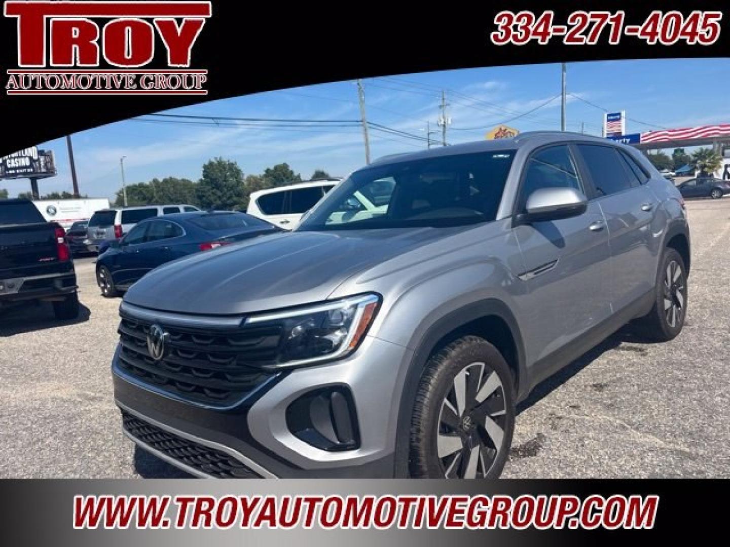 2024 Pure Gray /Titan Black Volkswagen Atlas Cross Sport 2.0T SE w/Technology (1V2JE2CA9RC) with an 2.0L TSI engine, Automatic transmission, located at 6812 Atlanta Hwy, Montgomery, AL, 36117, (334) 271-4045, 32.382118, -86.178673 - Tow Package!<br>1-Owner!!<br>Sunroof<br>Back Up Camera!!<br>Heated/Cooled Seats!!- Photo#5