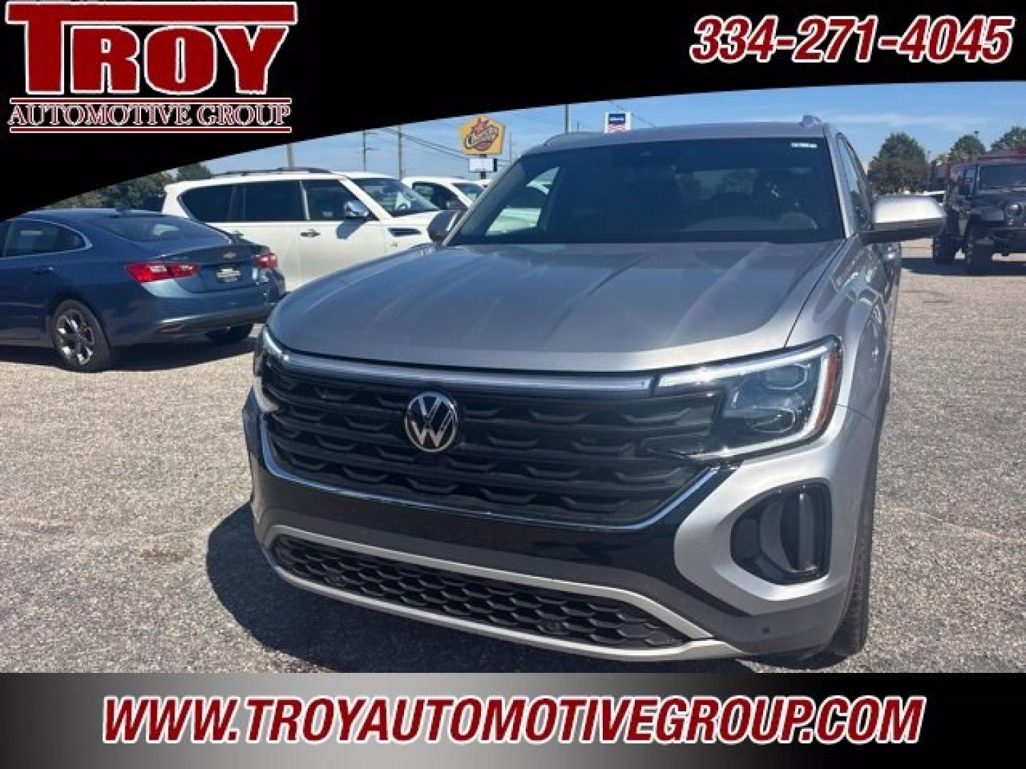 2024 Pure Gray /Titan Black Volkswagen Atlas Cross Sport 2.0T SE w/Technology (1V2JE2CA9RC) with an 2.0L TSI engine, Automatic transmission, located at 6812 Atlanta Hwy, Montgomery, AL, 36117, (334) 271-4045, 32.382118, -86.178673 - Tow Package!<br>1-Owner!!<br>Sunroof<br>Back Up Camera!!<br>Heated/Cooled Seats!!- Photo#6