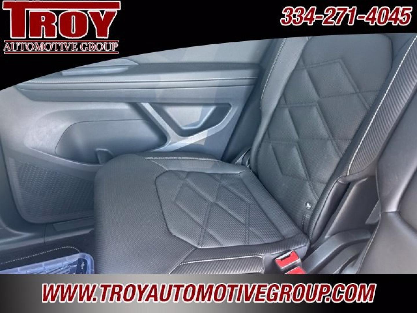 2024 Pure Gray /Titan Black Volkswagen Atlas Cross Sport 2.0T SE w/Technology (1V2JE2CA9RC) with an 2.0L TSI engine, Automatic transmission, located at 6812 Atlanta Hwy, Montgomery, AL, 36117, (334) 271-4045, 32.382118, -86.178673 - Tow Package!<br>1-Owner!!<br>Sunroof<br>Back Up Camera!!<br>Heated/Cooled Seats!!- Photo#24