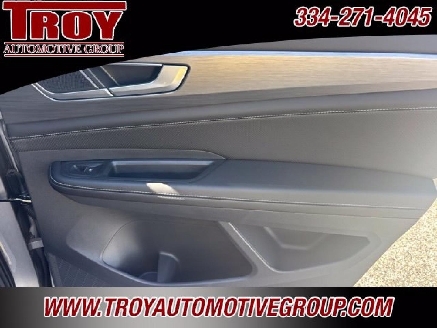 2024 Pure Gray /Titan Black Volkswagen Atlas Cross Sport 2.0T SE w/Technology (1V2JE2CA9RC) with an 2.0L TSI engine, Automatic transmission, located at 6812 Atlanta Hwy, Montgomery, AL, 36117, (334) 271-4045, 32.382118, -86.178673 - Tow Package!<br>1-Owner!!<br>Sunroof<br>Back Up Camera!!<br>Heated/Cooled Seats!!- Photo#31