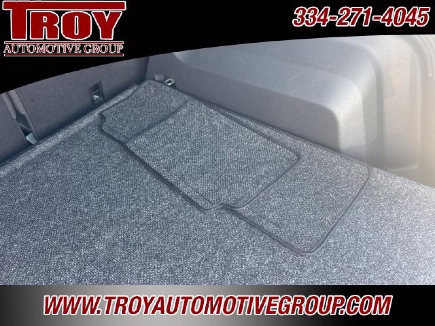 2024 Pure Gray /Titan Black Volkswagen Atlas Cross Sport 2.0T SE w/Technology (1V2JE2CA9RC) with an 2.0L TSI engine, Automatic transmission, located at 6812 Atlanta Hwy, Montgomery, AL, 36117, (334) 271-4045, 32.382118, -86.178673 - Tow Package!<br>1-Owner!!<br>Sunroof<br>Back Up Camera!!<br>Heated/Cooled Seats!!- Photo#39