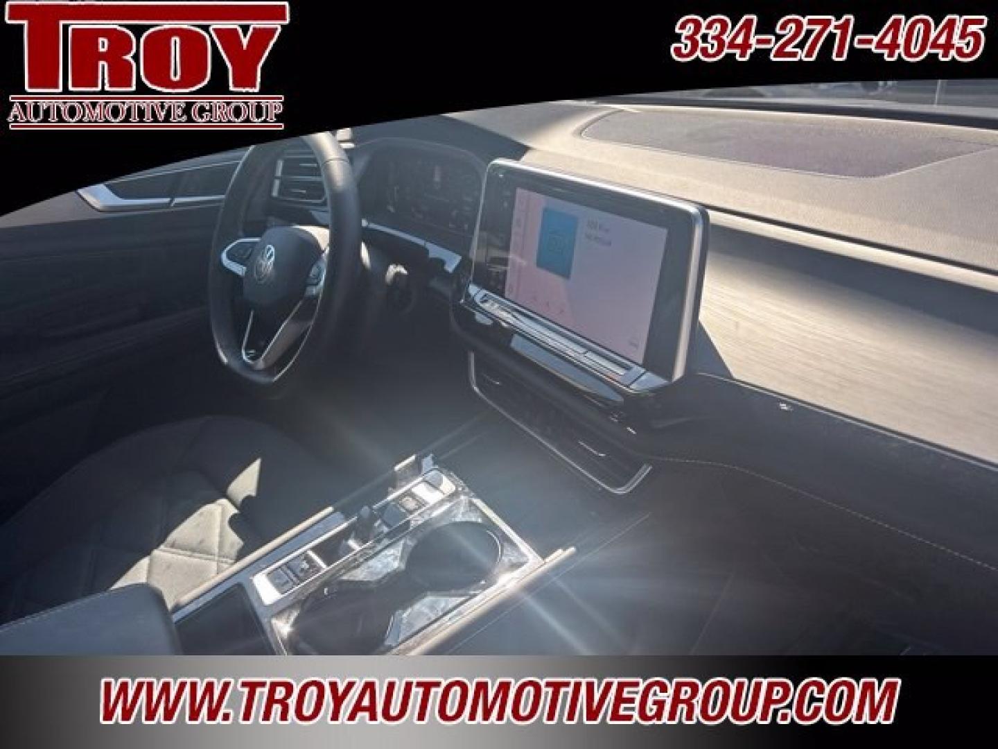 2024 Pure Gray /Titan Black Volkswagen Atlas Cross Sport 2.0T SE w/Technology (1V2JE2CA9RC) with an 2.0L TSI engine, Automatic transmission, located at 6812 Atlanta Hwy, Montgomery, AL, 36117, (334) 271-4045, 32.382118, -86.178673 - Tow Package!<br>1-Owner!!<br>Sunroof<br>Back Up Camera!!<br>Heated/Cooled Seats!!- Photo#45