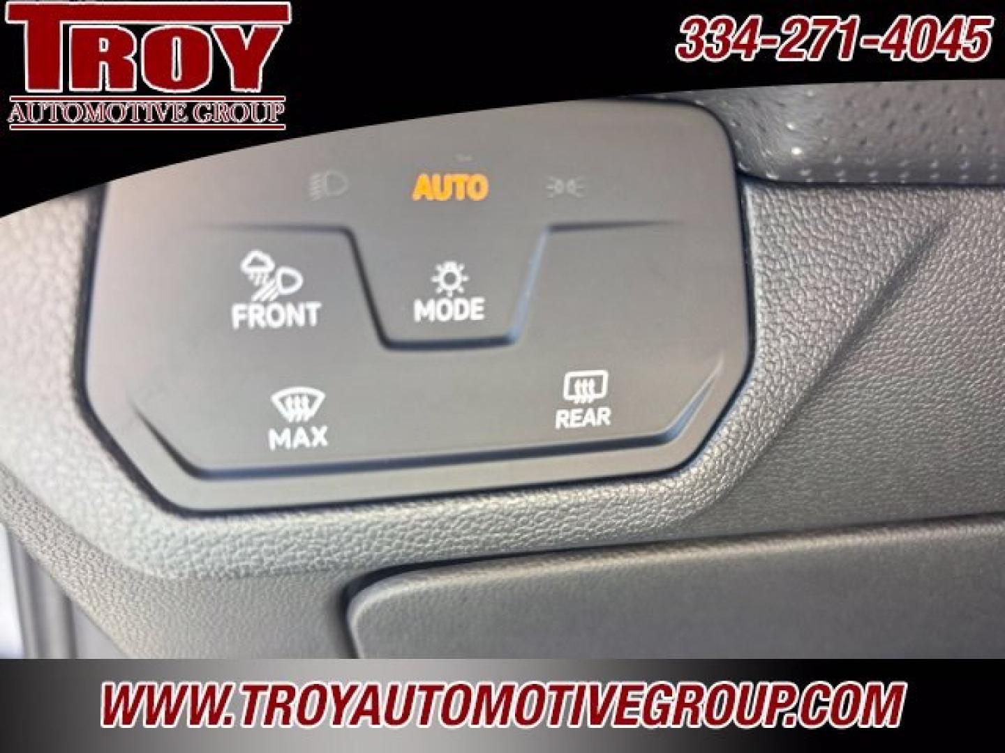 2024 Pure Gray /Titan Black Volkswagen Atlas Cross Sport 2.0T SE w/Technology (1V2JE2CA9RC) with an 2.0L TSI engine, Automatic transmission, located at 6812 Atlanta Hwy, Montgomery, AL, 36117, (334) 271-4045, 32.382118, -86.178673 - Tow Package!<br>1-Owner!!<br>Sunroof<br>Back Up Camera!!<br>Heated/Cooled Seats!!- Photo#50