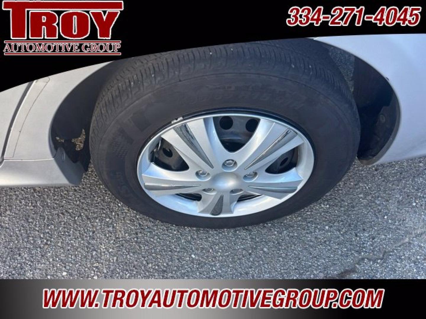 2011 Classic Silver Metallic /Ash Toyota Corolla LE (2T1BU4EE2BC) with an 1.8L I4 DOHC Dual VVT-i engine, Automatic transmission, located at 6812 Atlanta Hwy, Montgomery, AL, 36117, (334) 271-4045, 32.382118, -86.178673 - Recent Arrival!<br><br>Classic Silver Metallic 2011 Toyota Corolla LE FWD 1.8L I4 DOHC Dual VVT-i 4-Speed Automatic<br><br>Financing Available---Top Value for Trades.<br><br>26/34 City/Highway MPG<br><br><br>Awards:<br> * 2011 KBB.com 10 Best Used Cars Under $10,000 * 2011 KBB.com Brand Image Awa- Photo#7